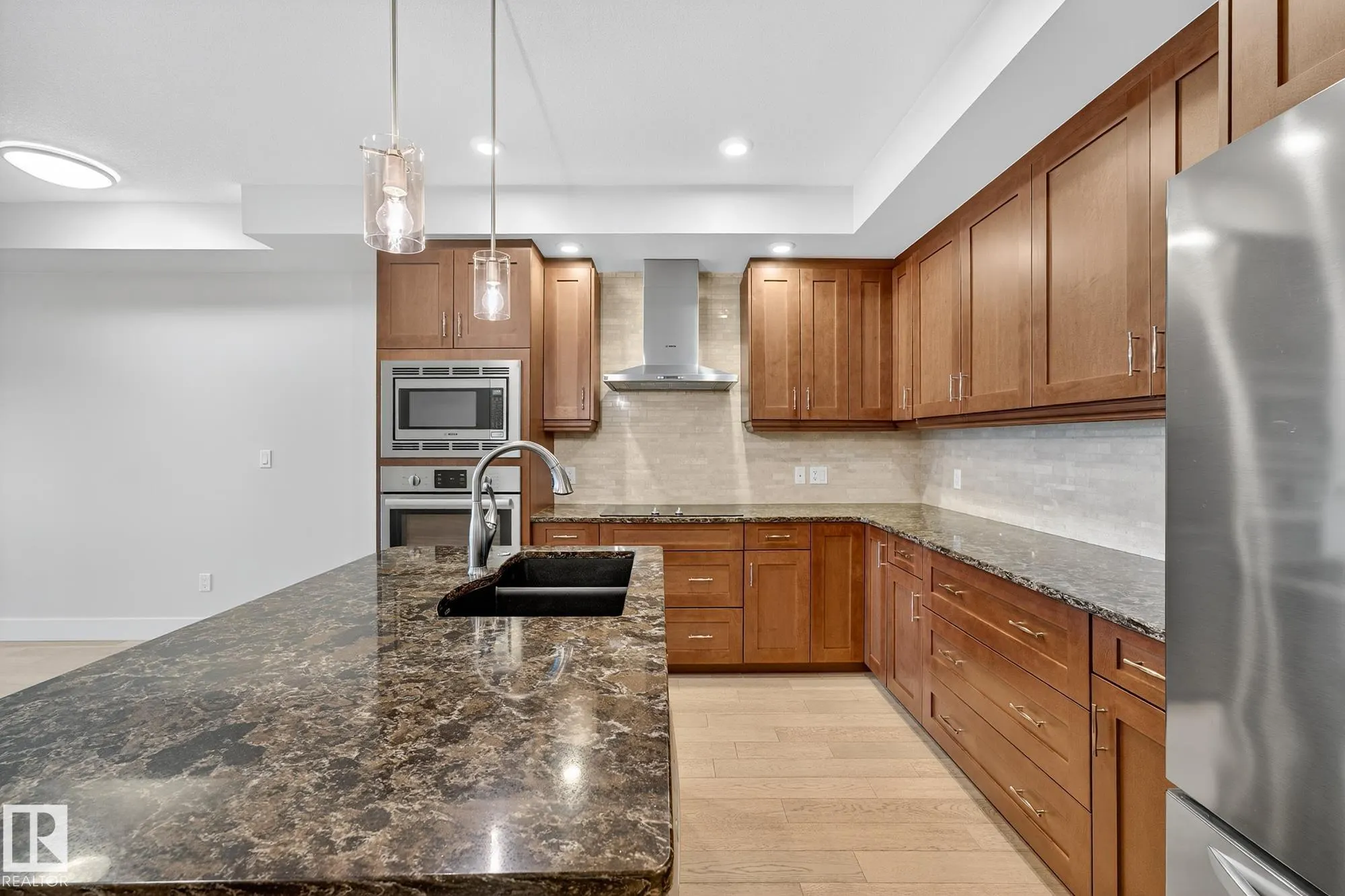200 BELLEROSE Drive