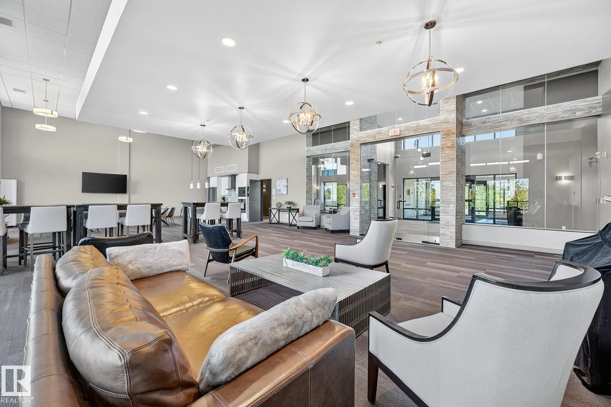 200 BELLEROSE Drive