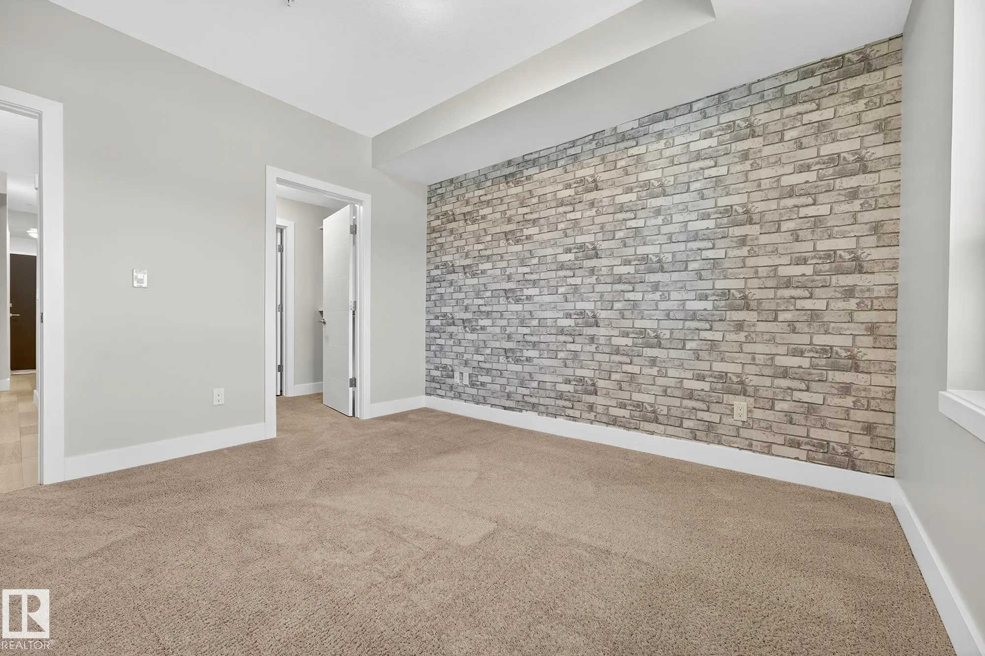 200 BELLEROSE Drive