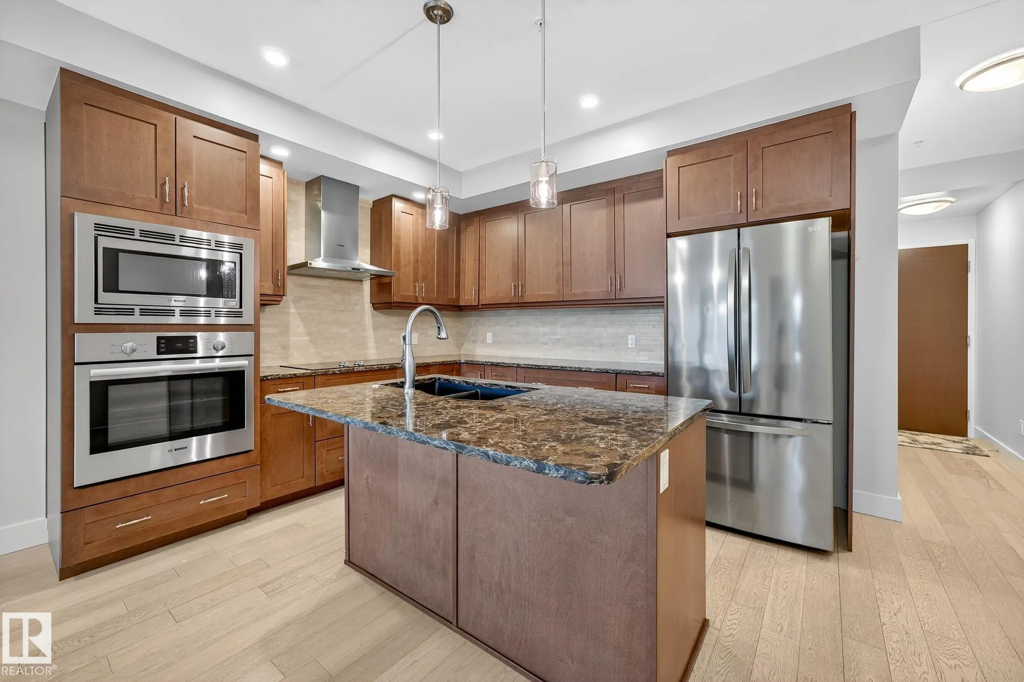 200 BELLEROSE Drive