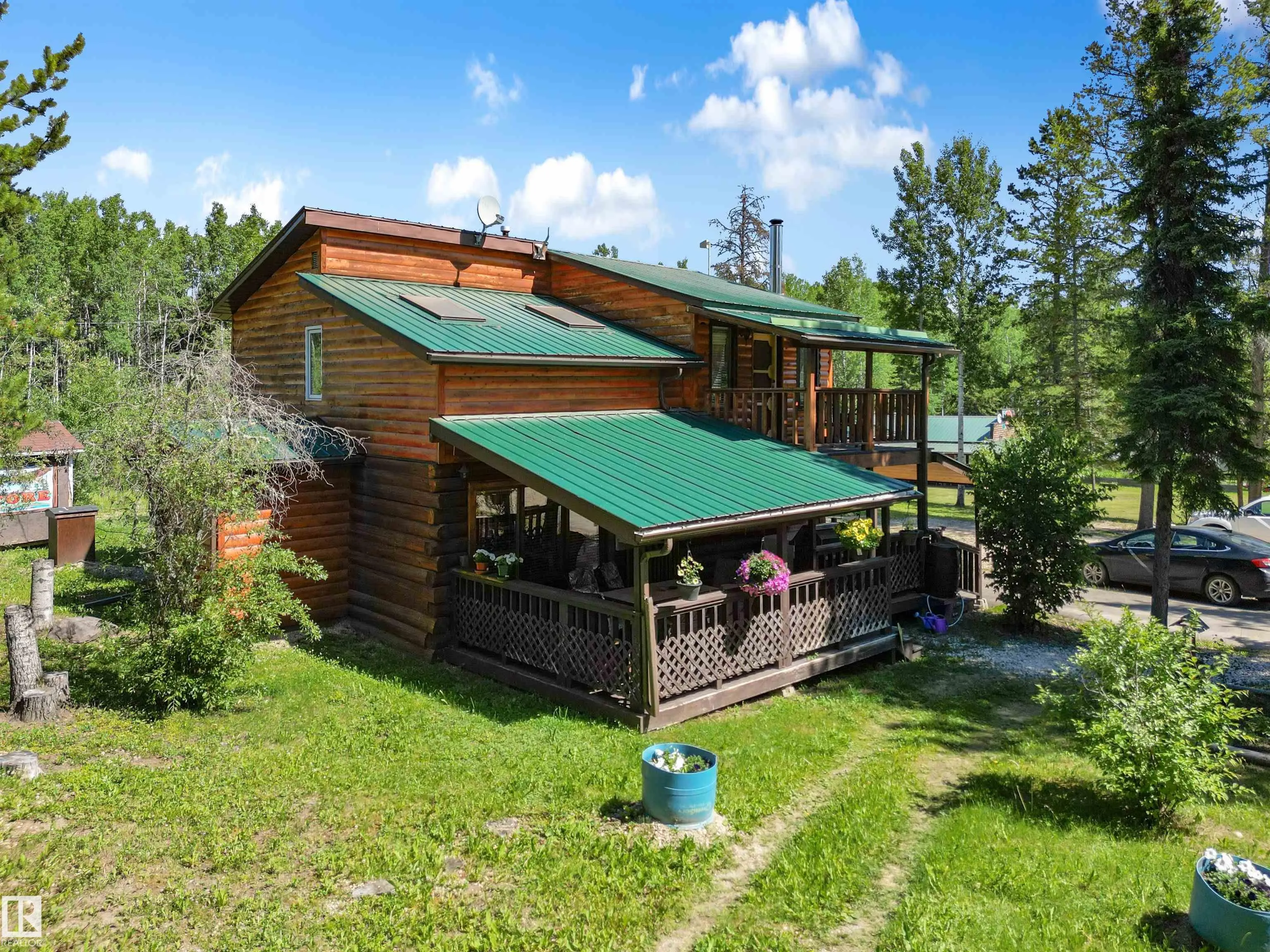 4836 A 53 AVE & 4836 B 53 Avenue