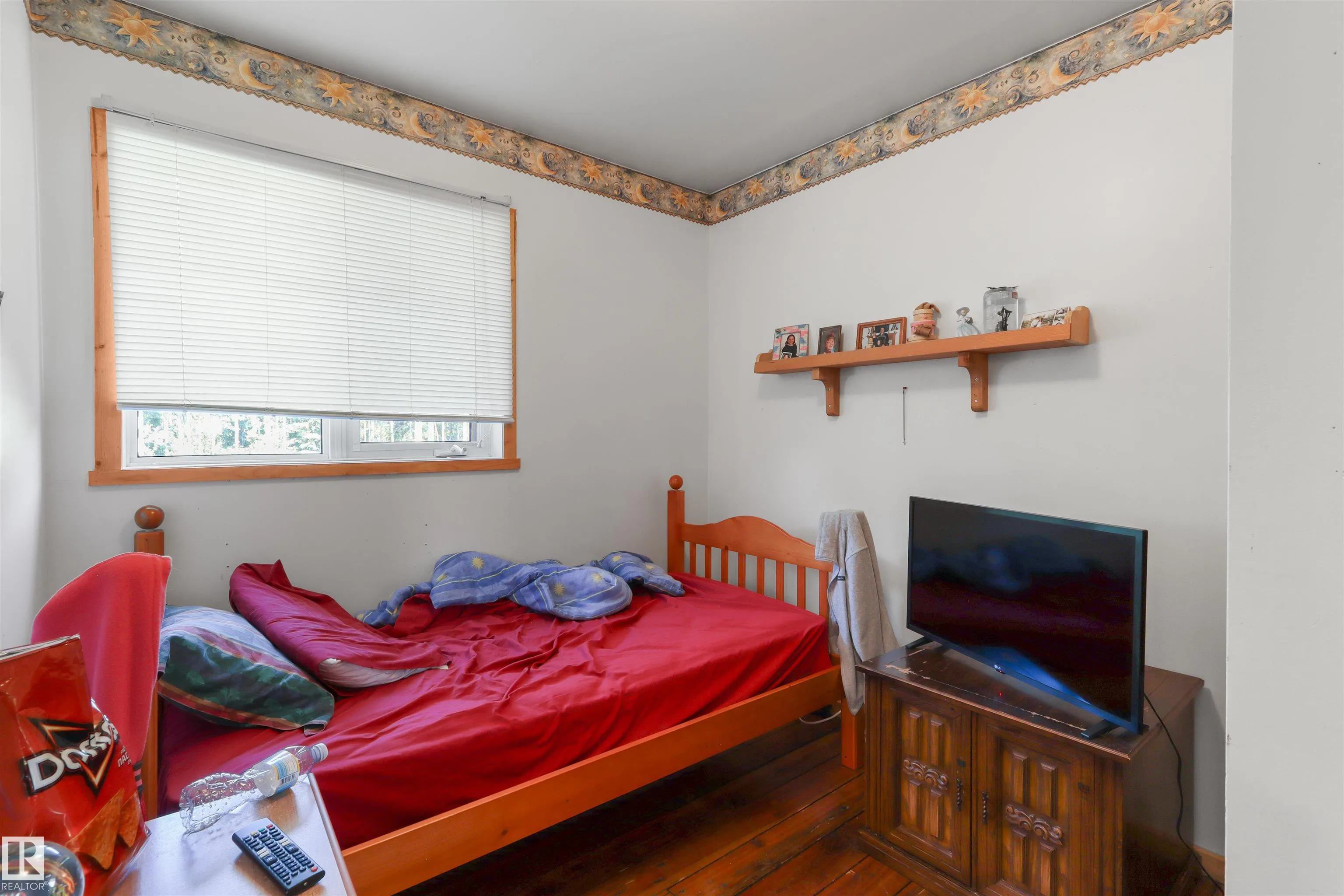 4836 A 53 AVE & 4836 B 53 Avenue