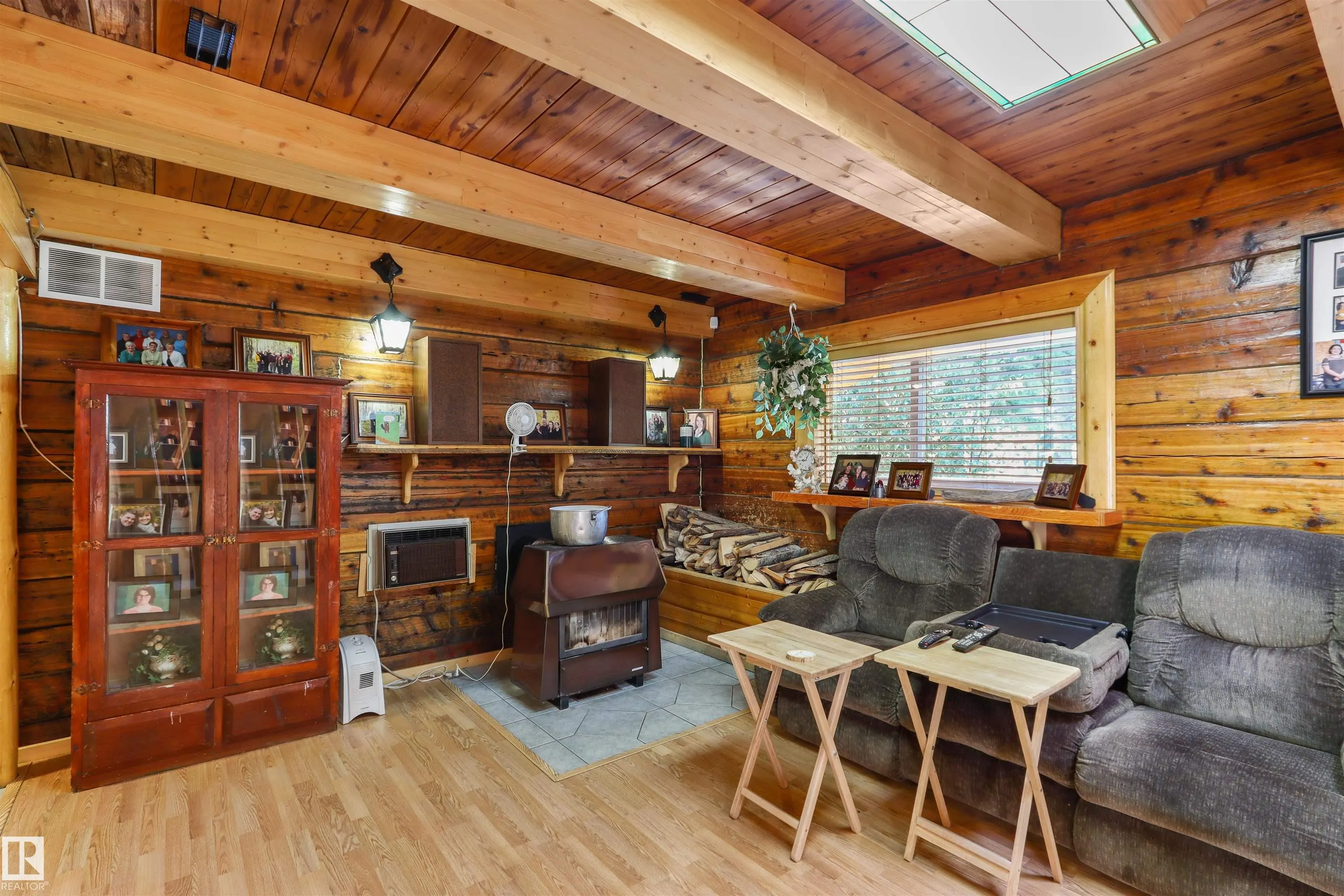 4836 A 53 AVE & 4836 B 53 Avenue