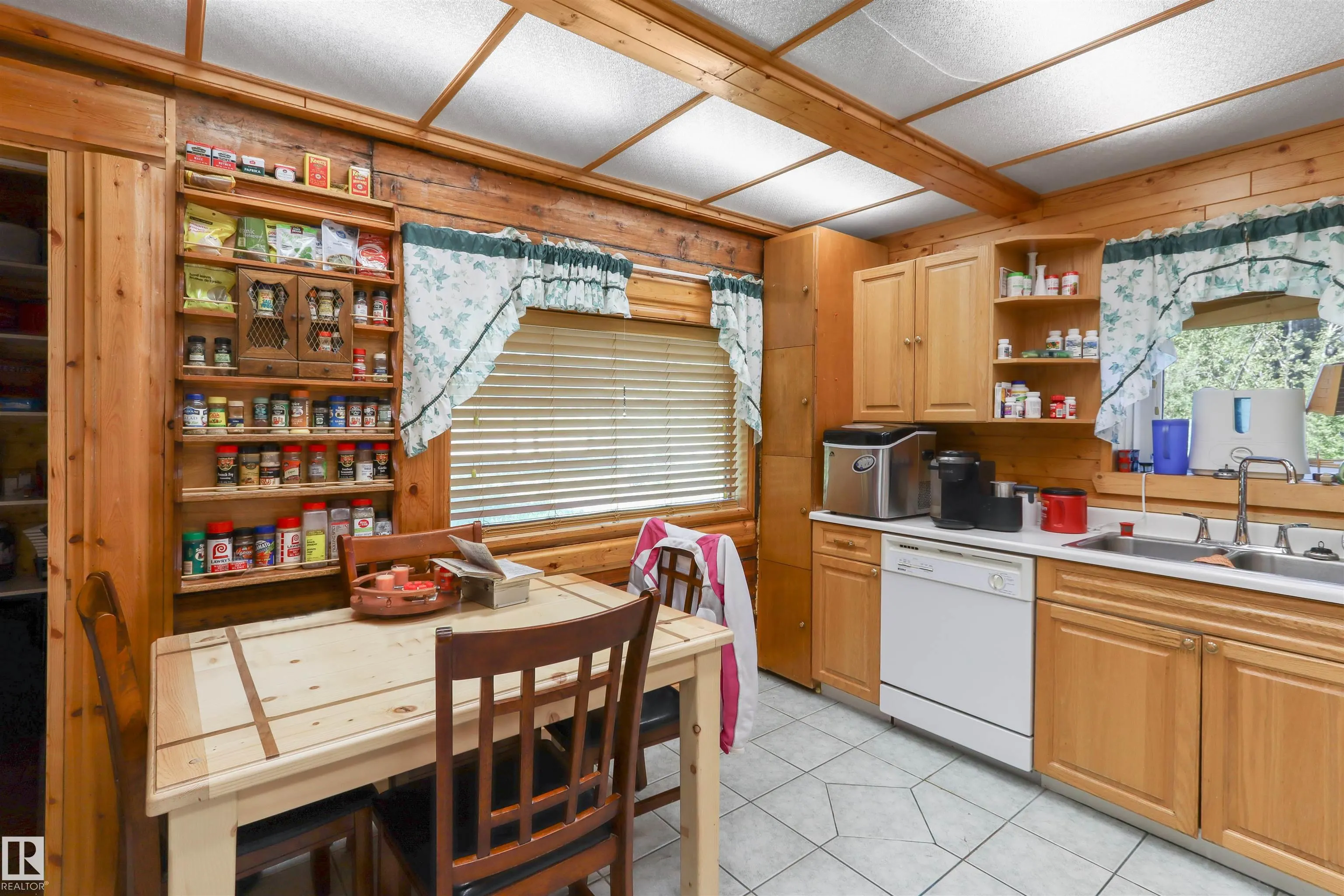 4836 A 53 AVE & 4836 B 53 Avenue