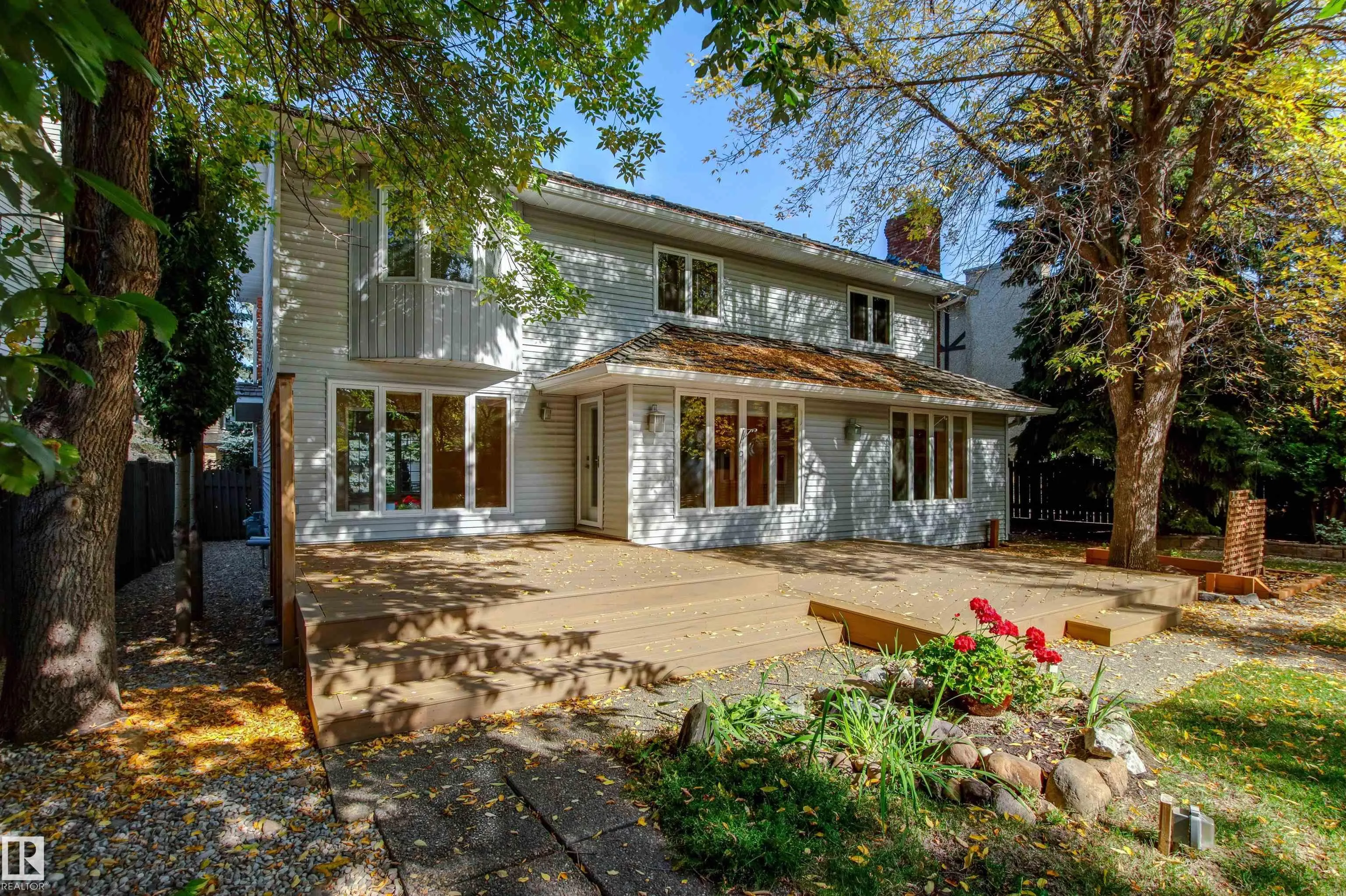 453 ROONEY Crescent
