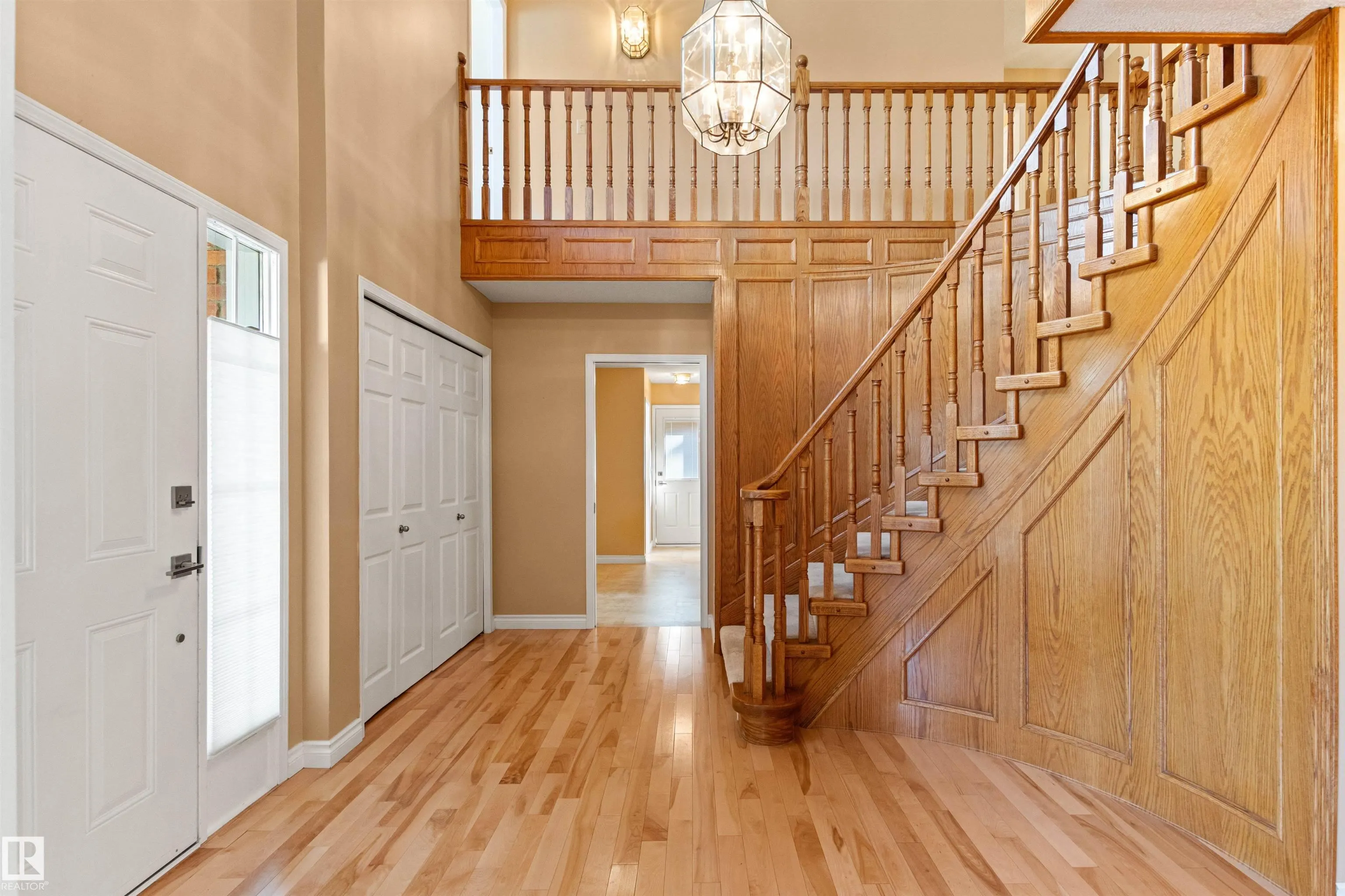 453 ROONEY Crescent