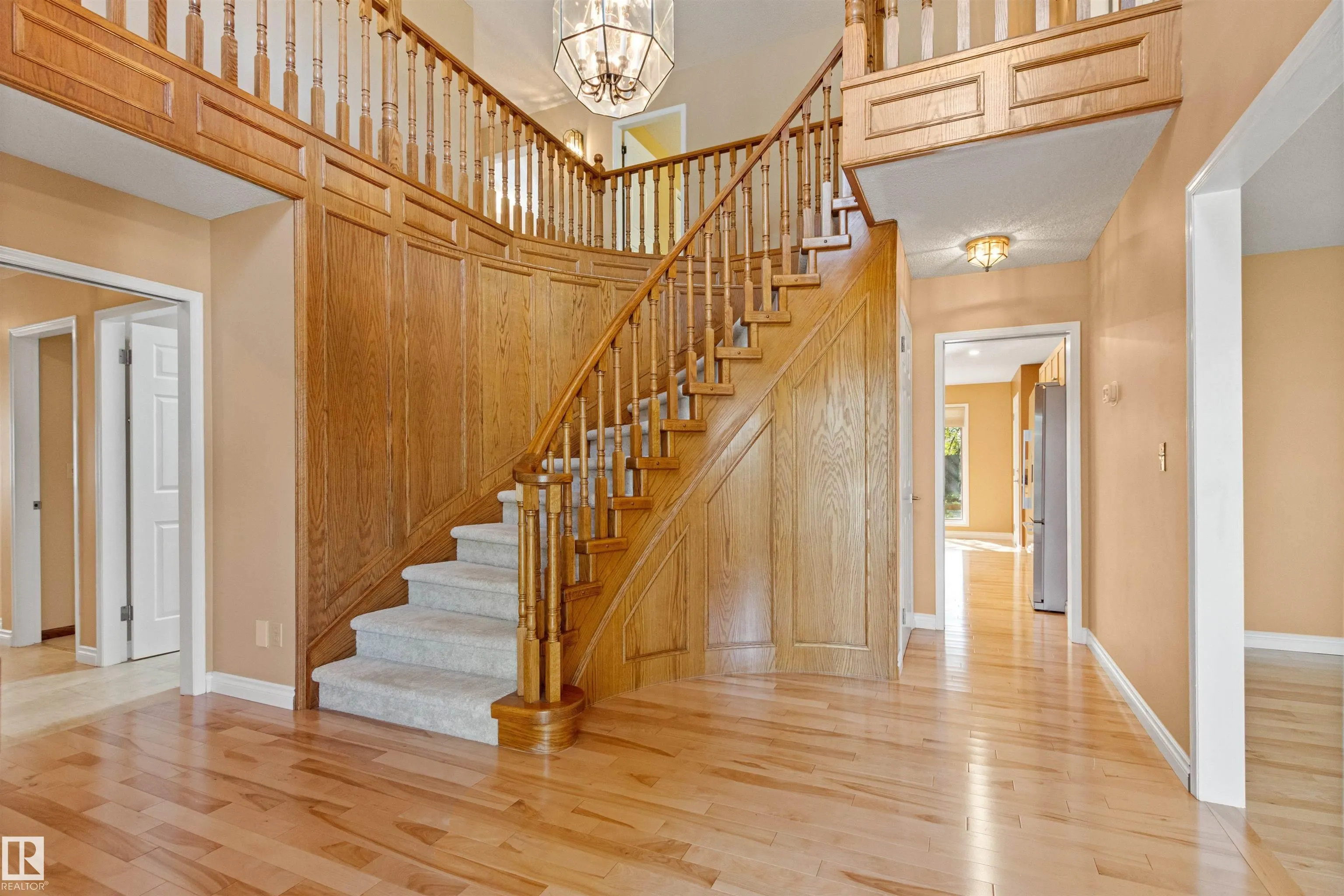 453 ROONEY Crescent