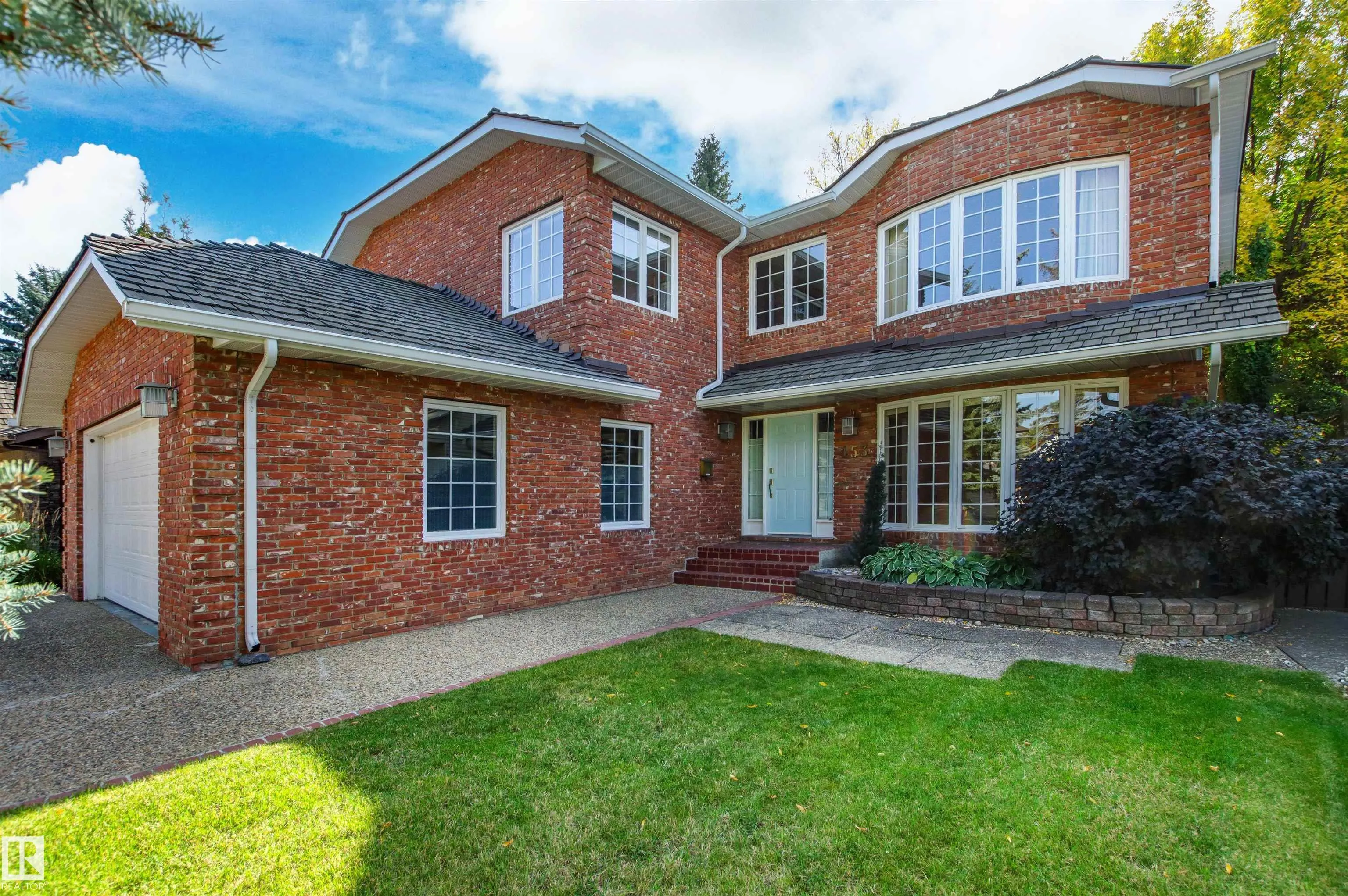 453 ROONEY Crescent
