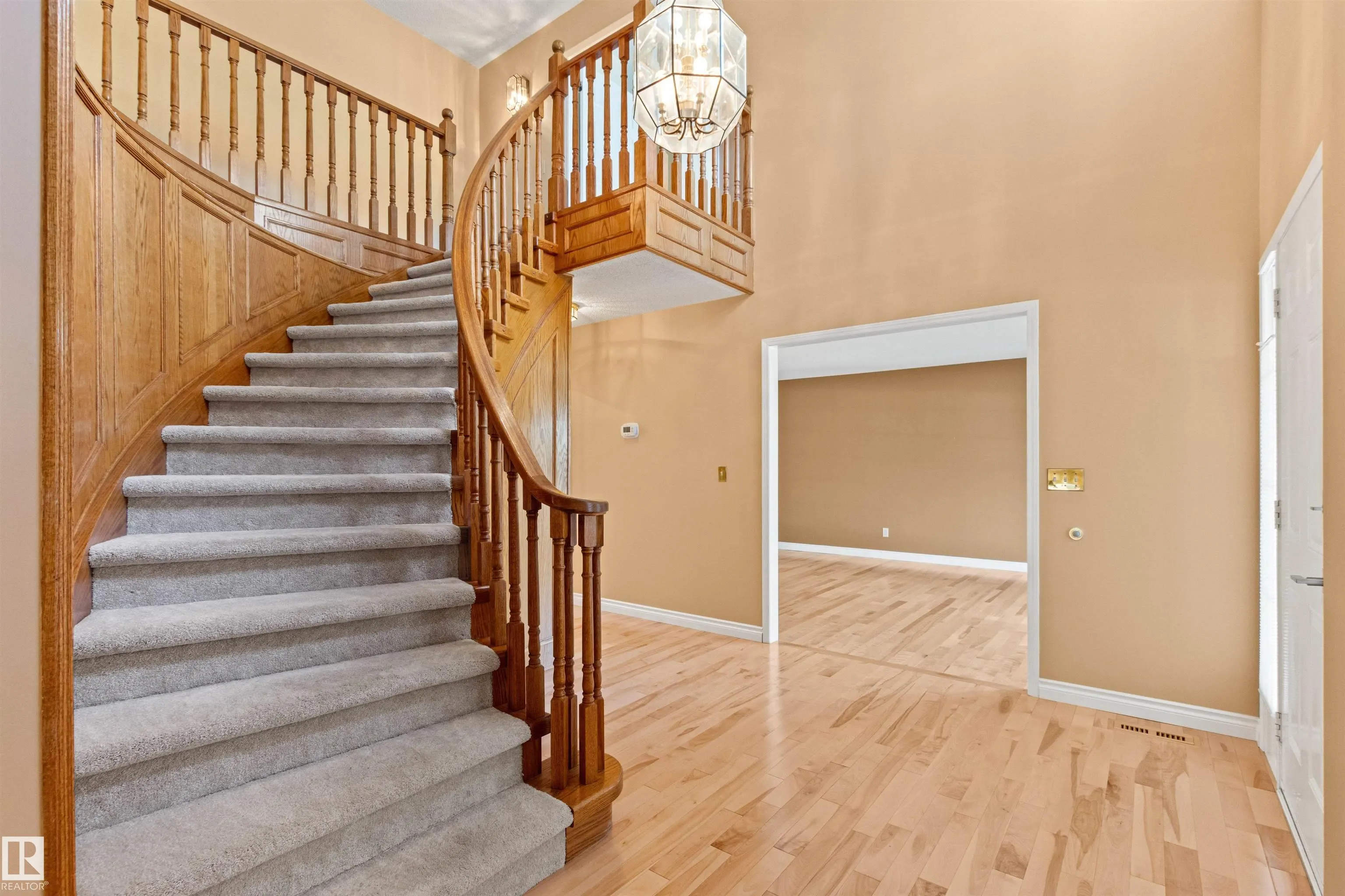 453 ROONEY Crescent