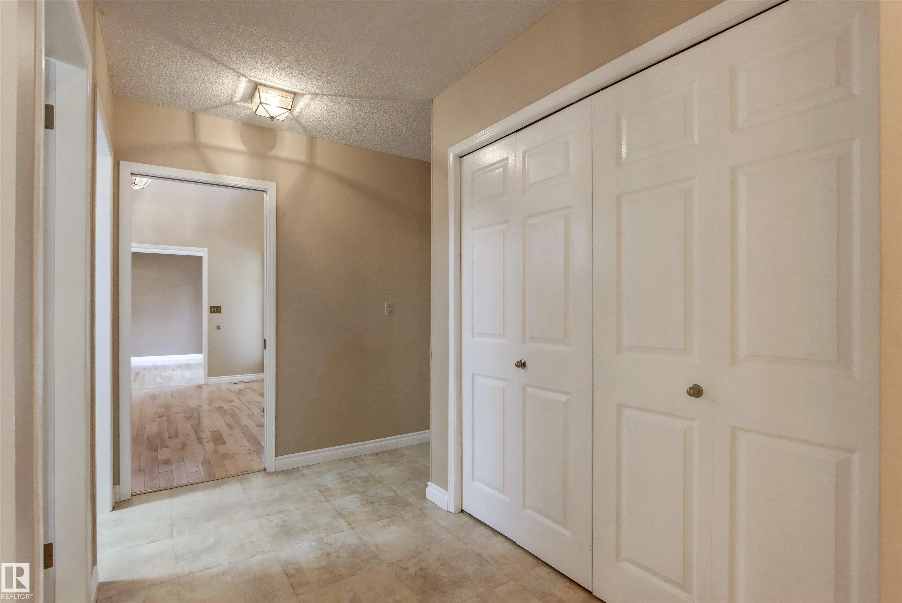 453 ROONEY Crescent
