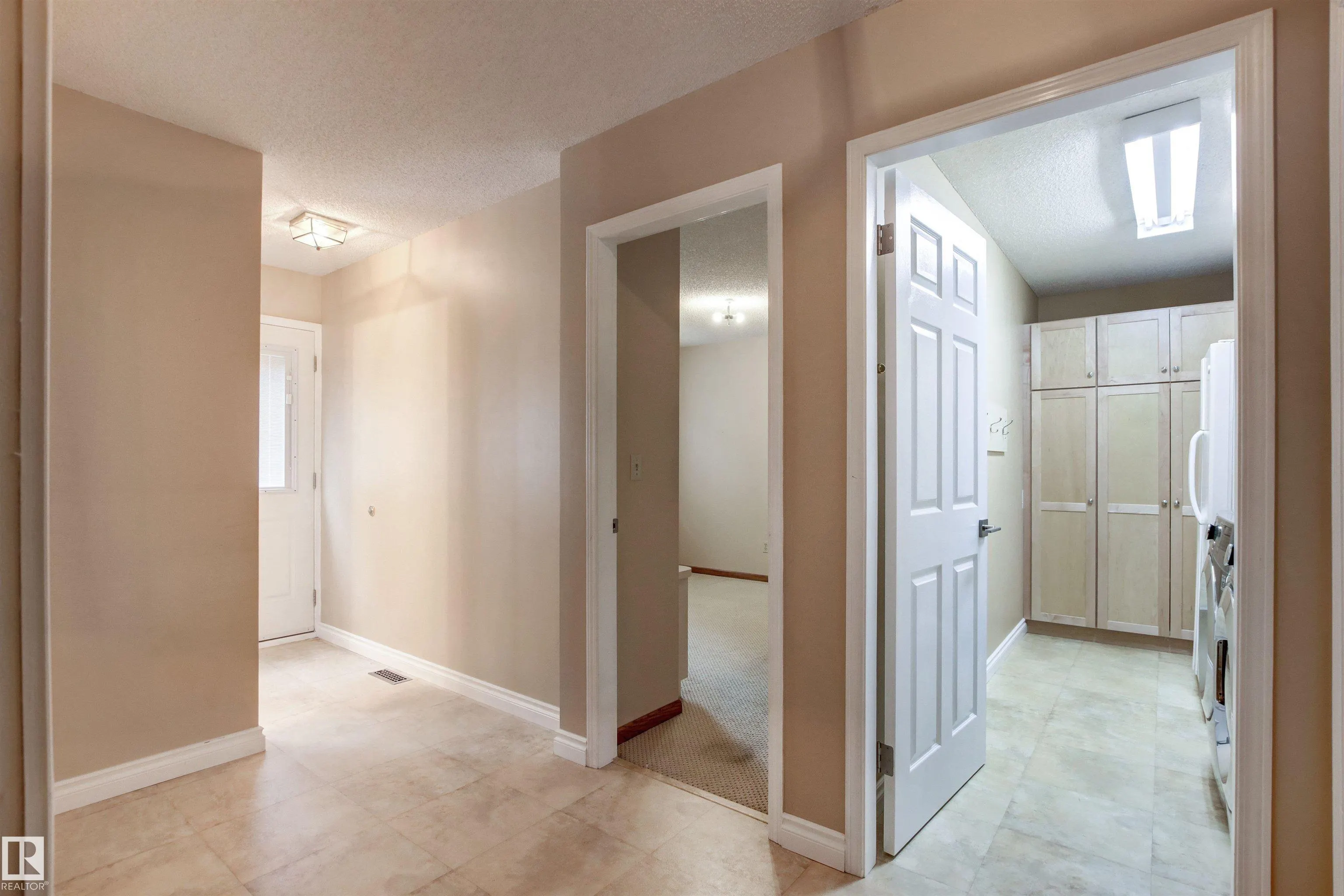 453 ROONEY Crescent