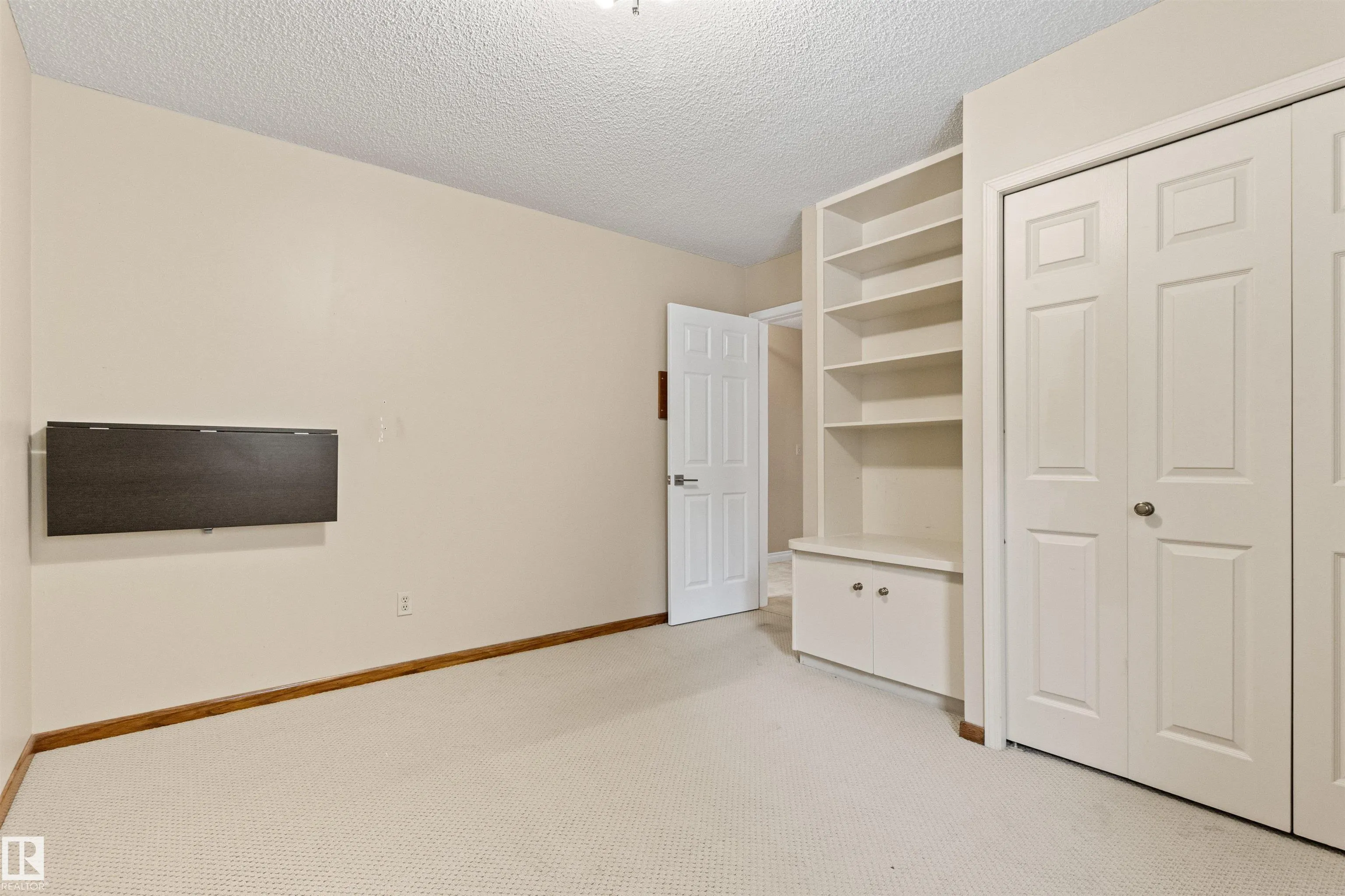 453 ROONEY Crescent