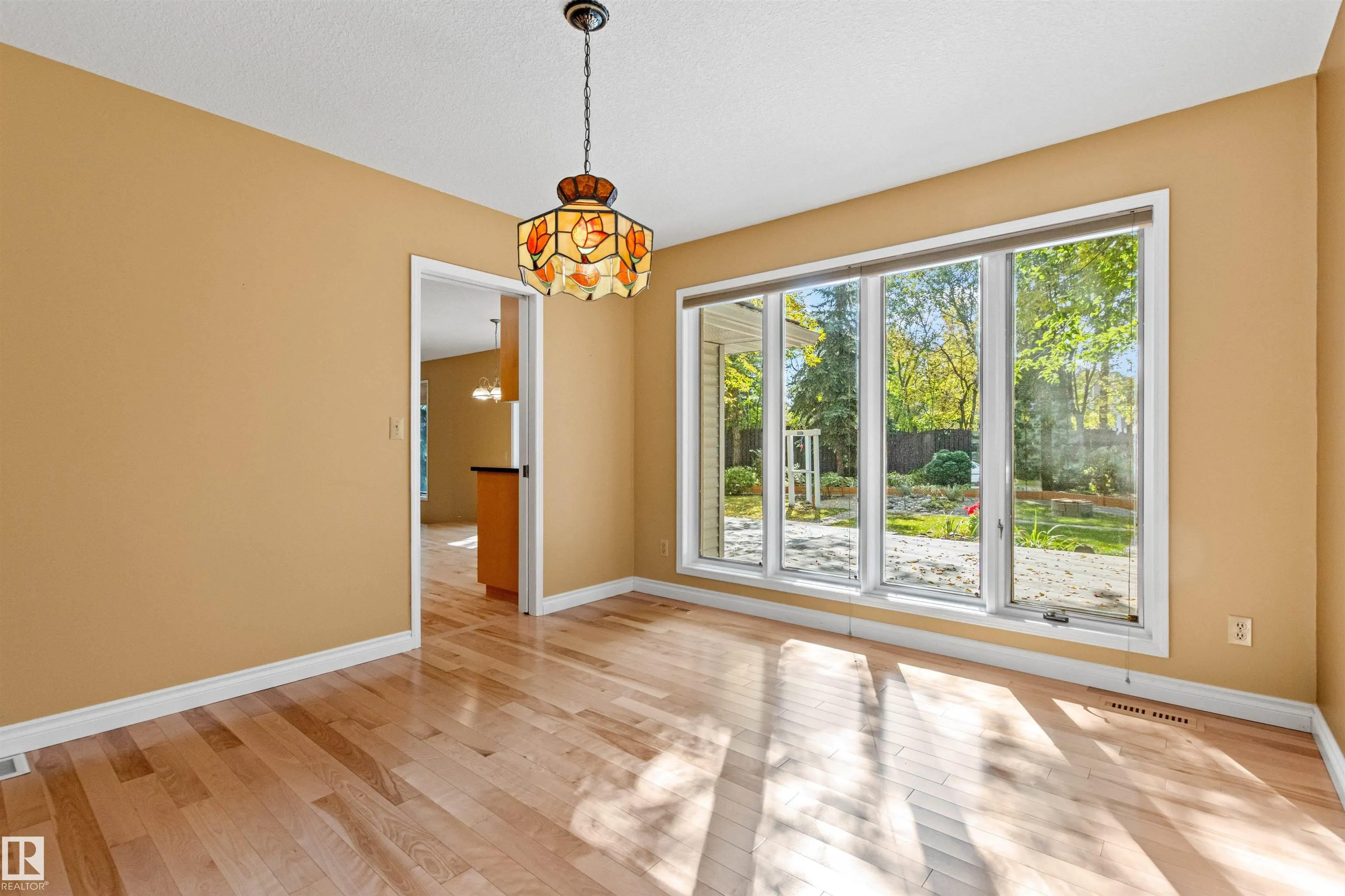 453 ROONEY Crescent