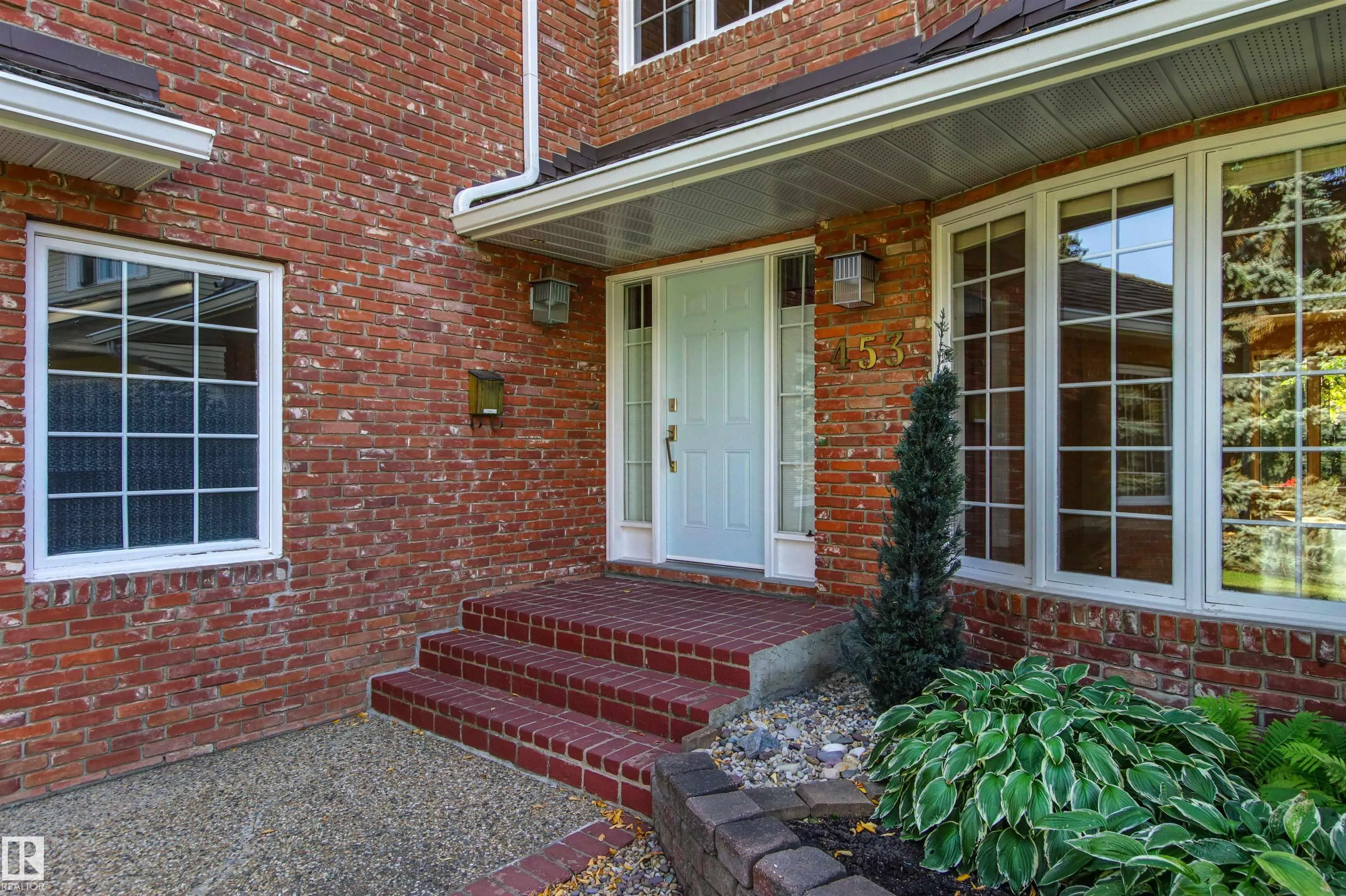 453 ROONEY Crescent