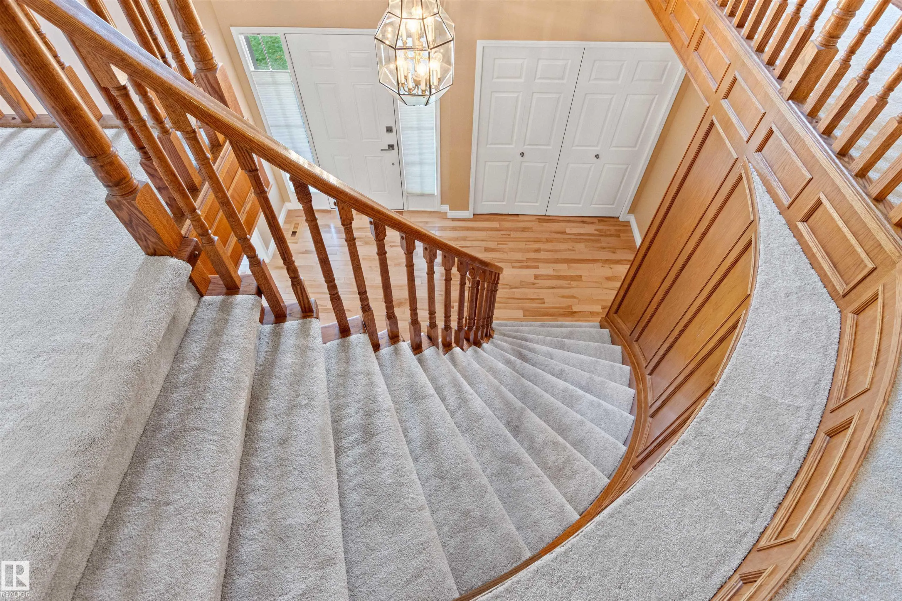 453 ROONEY Crescent
