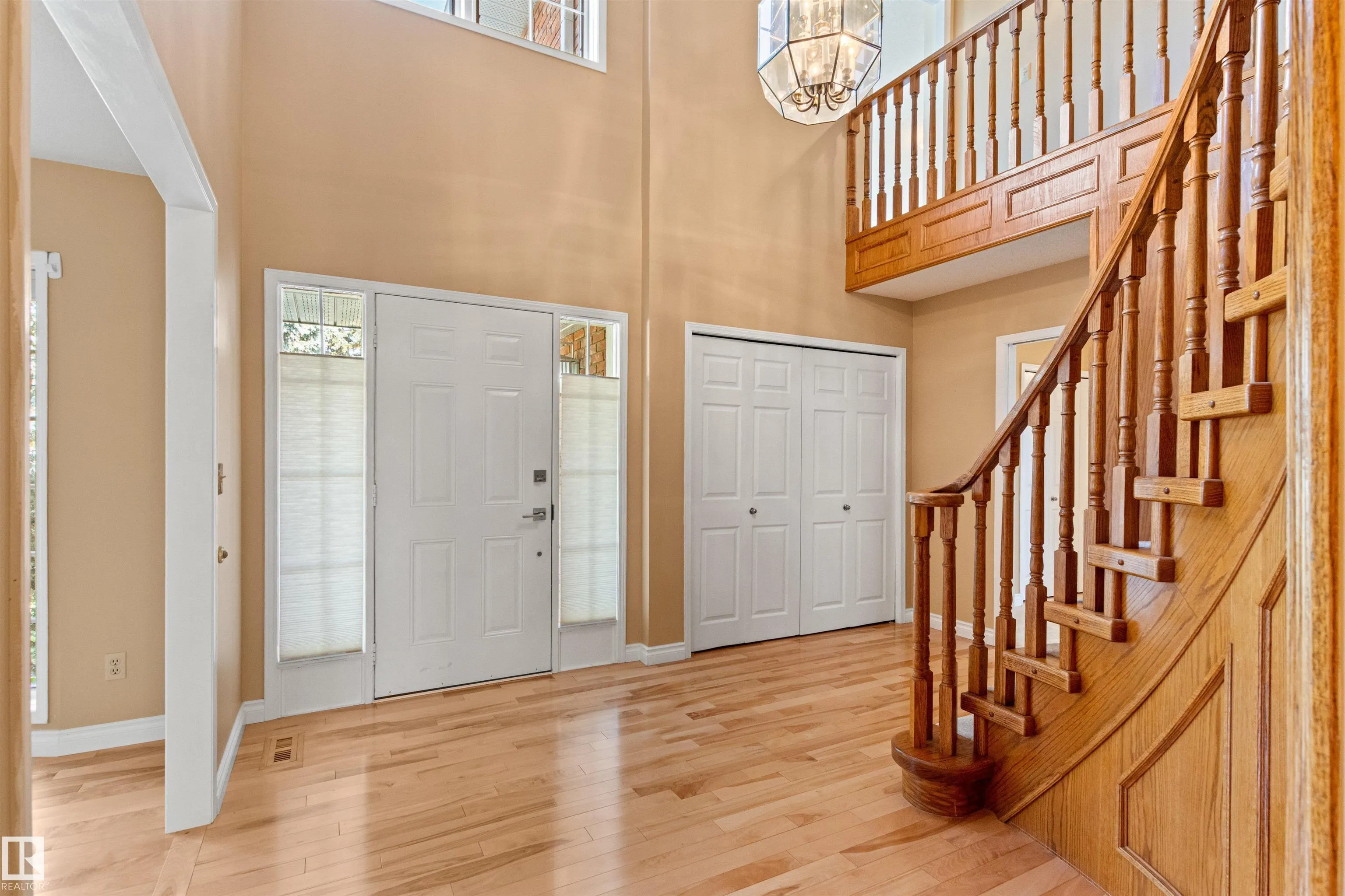 453 ROONEY Crescent