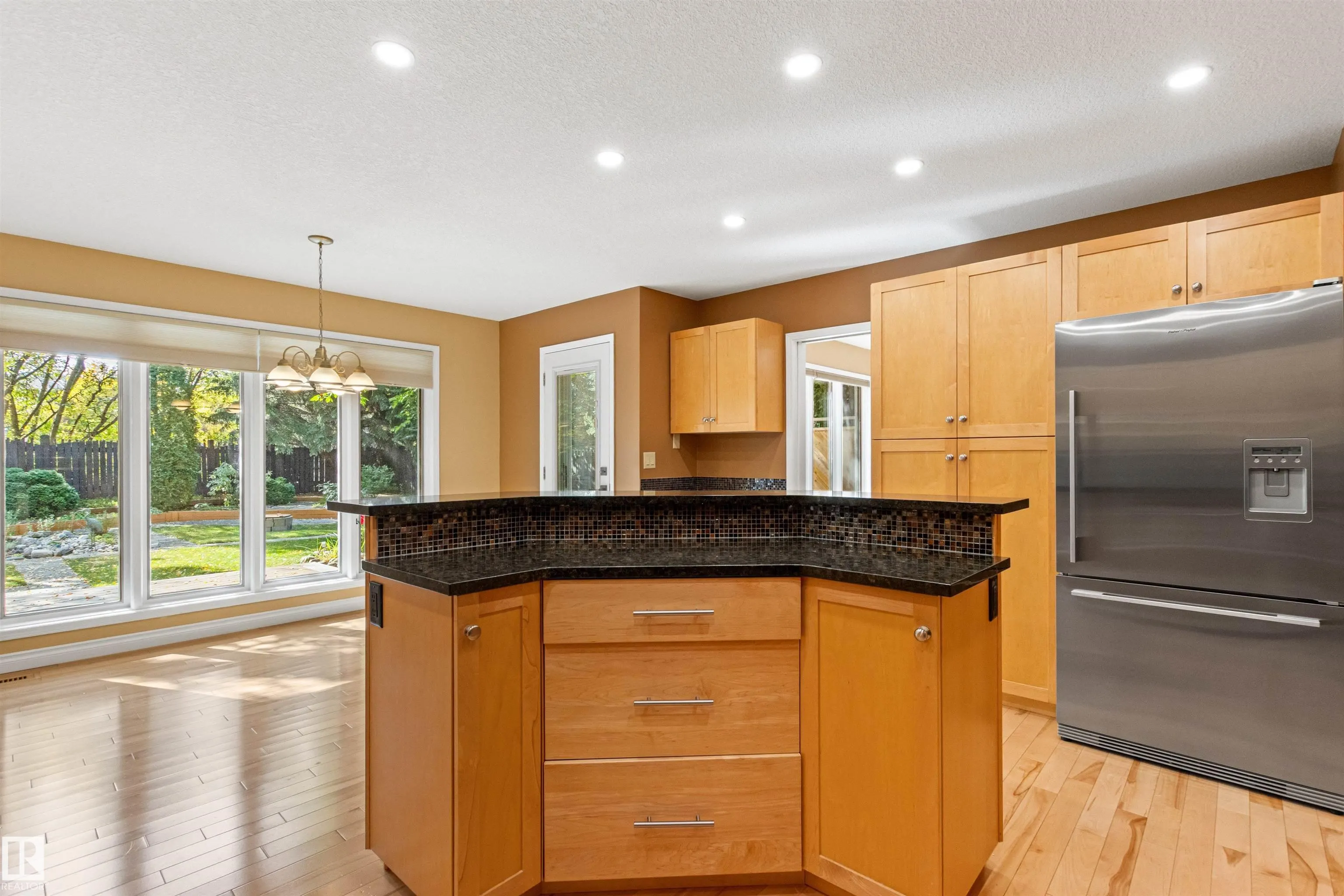 453 ROONEY Crescent