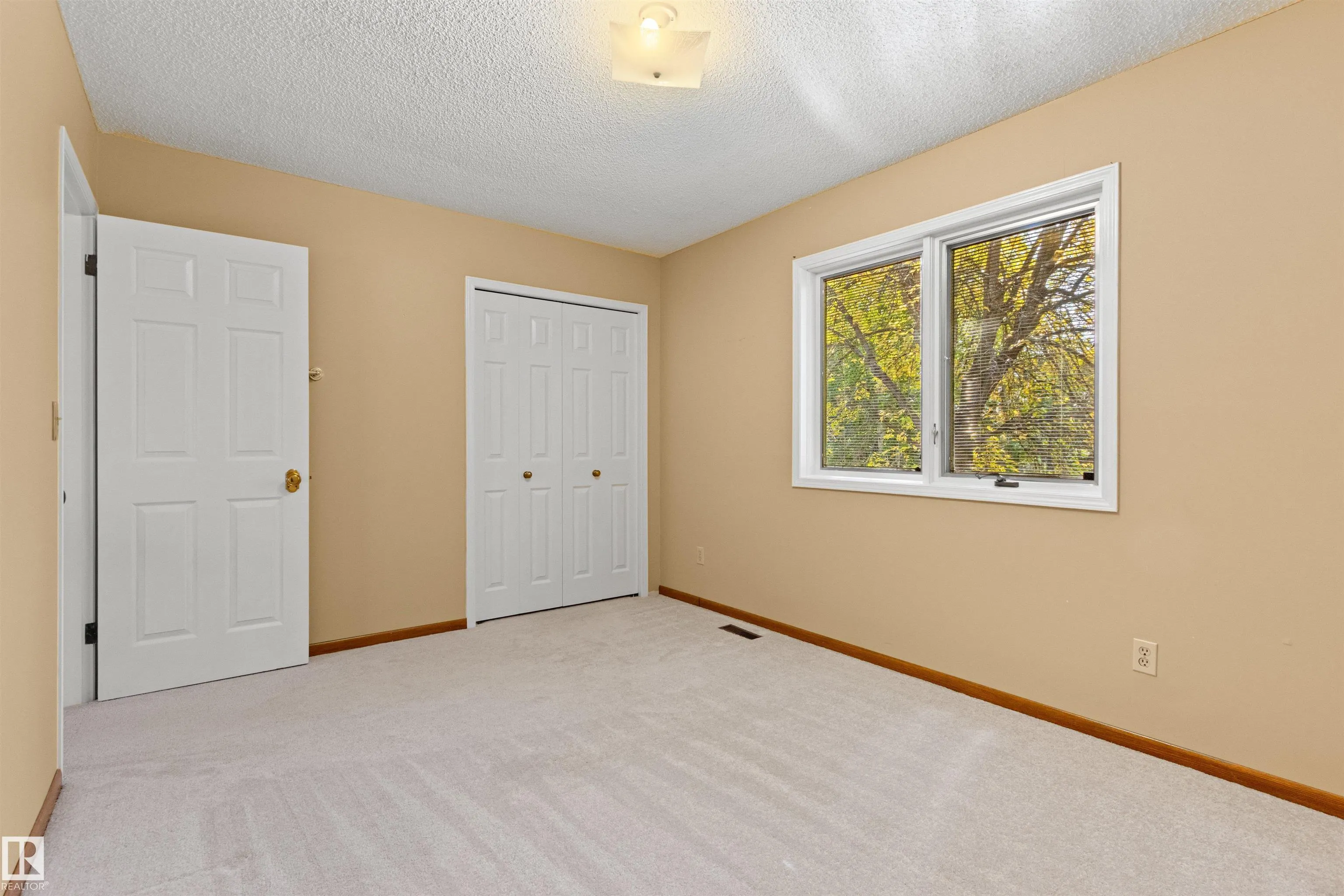 453 ROONEY Crescent