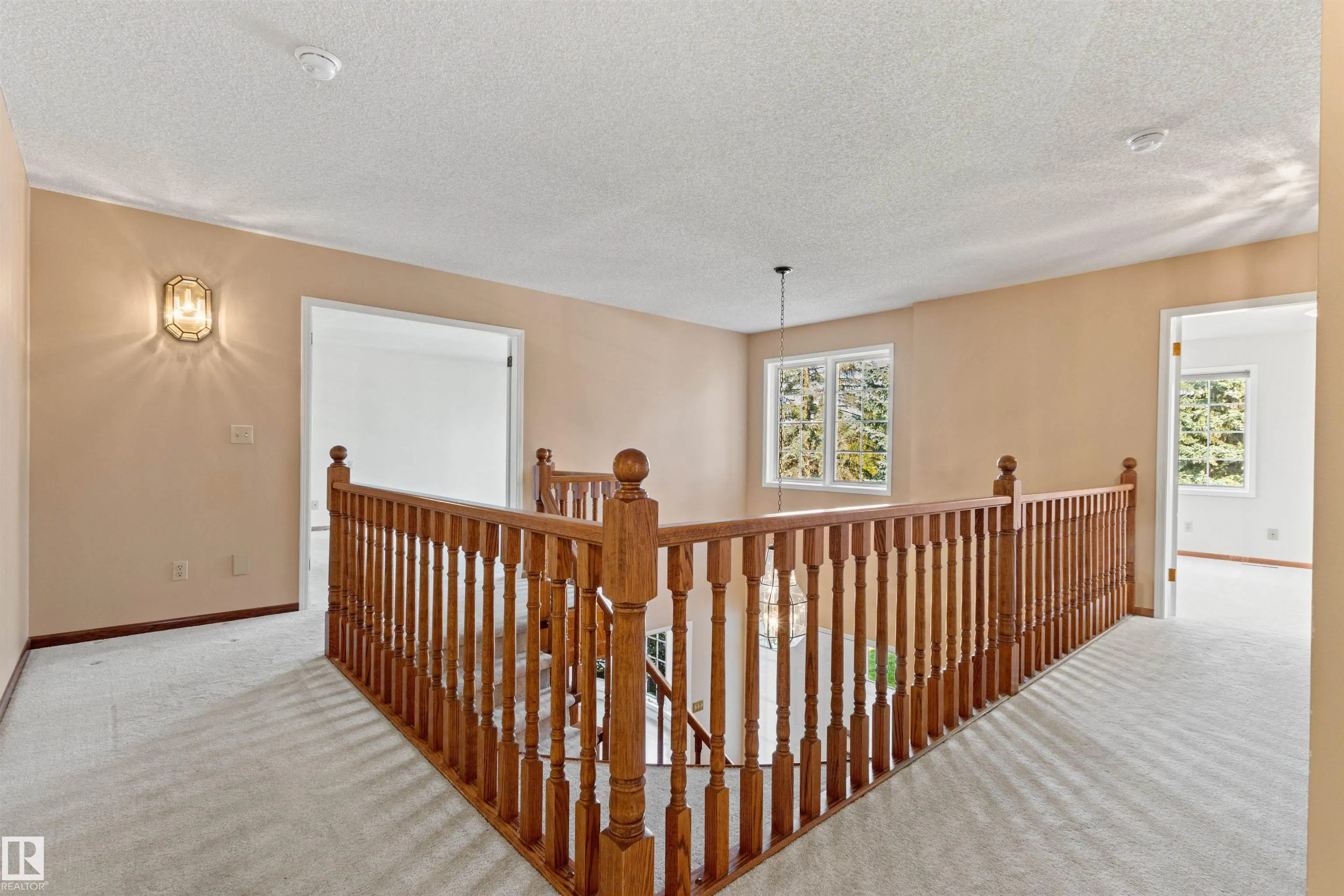 453 ROONEY Crescent