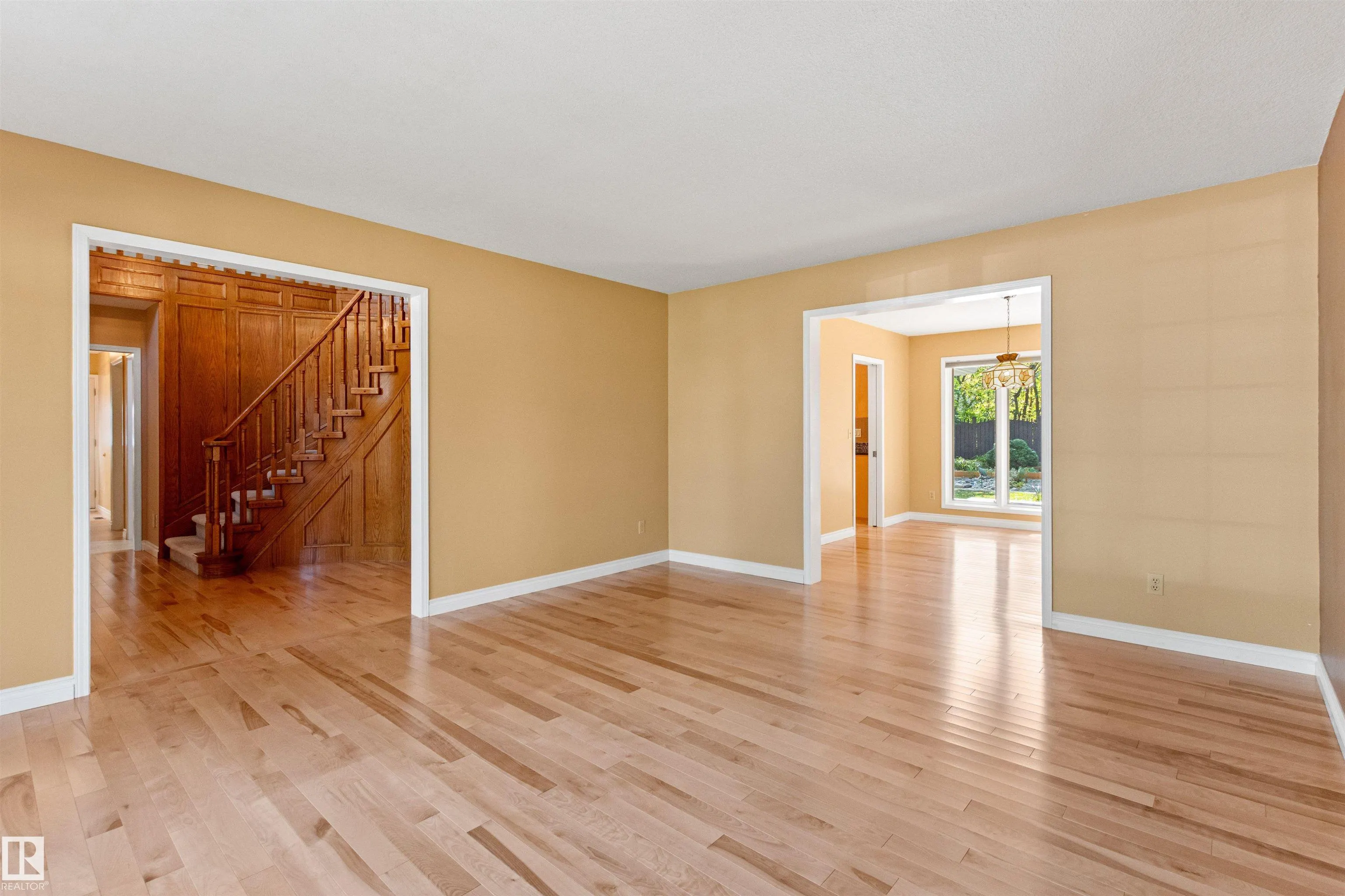 453 ROONEY Crescent