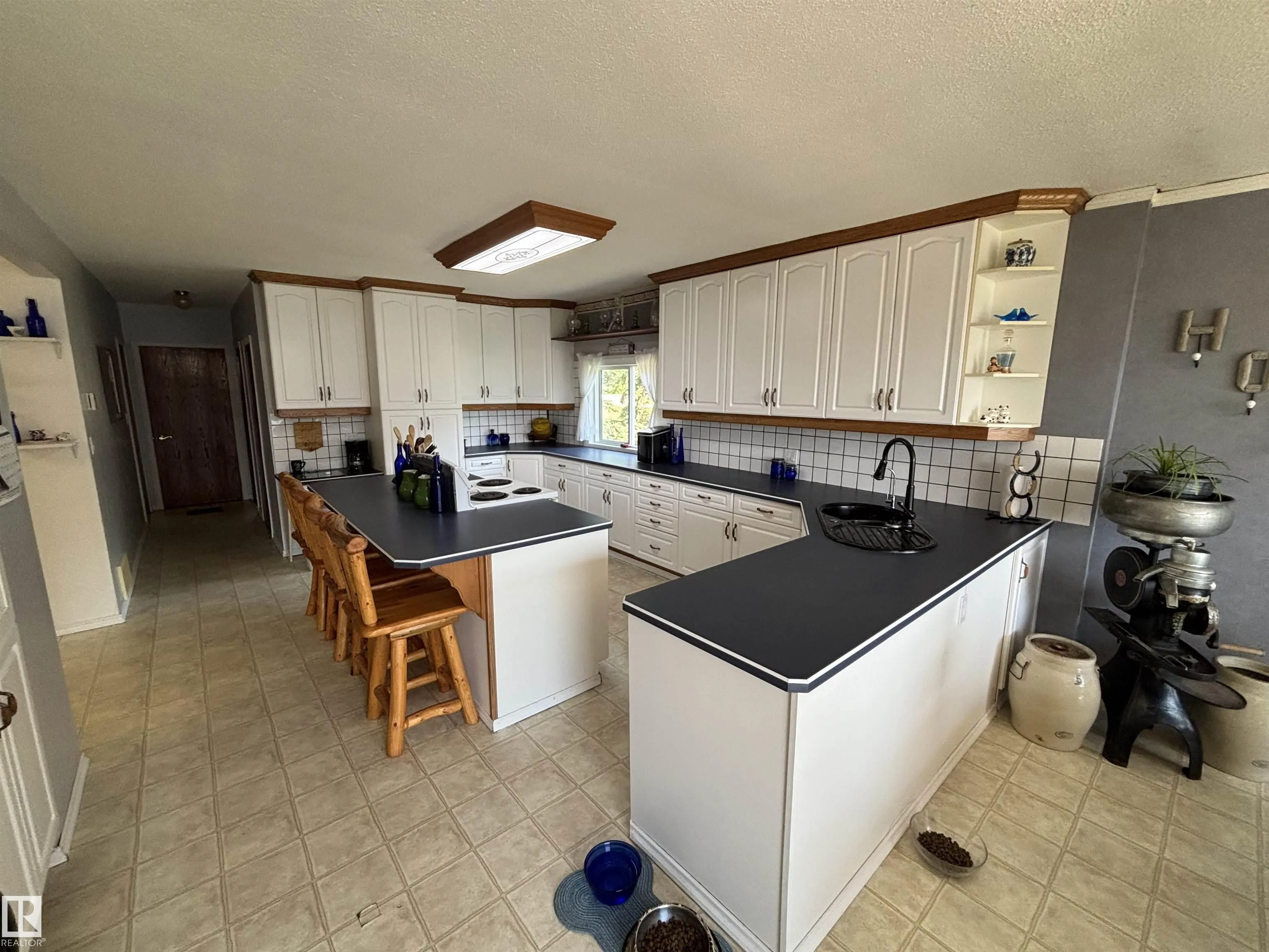 6209 HWY 633