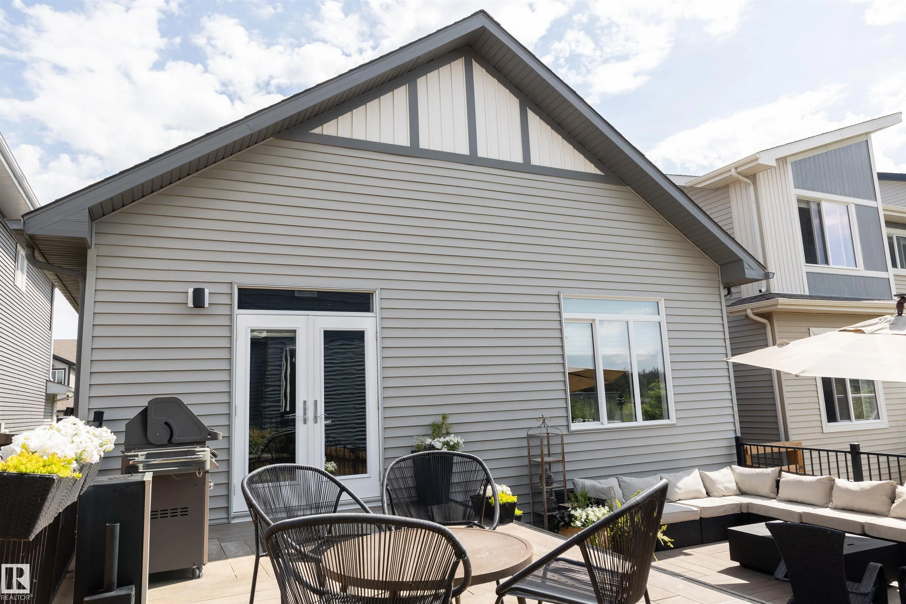 2722 COLLINS Crescent