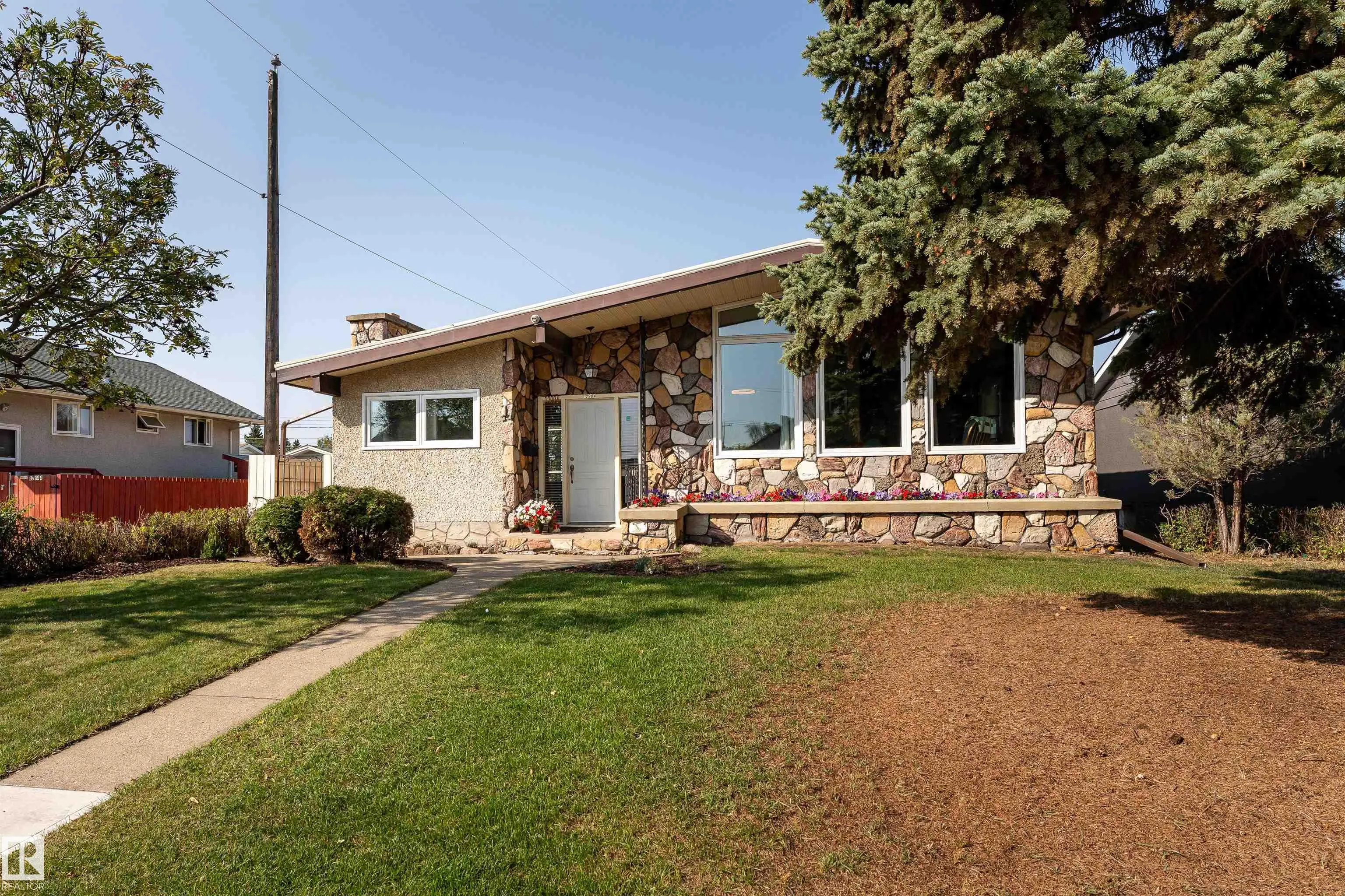 12904 86 Street