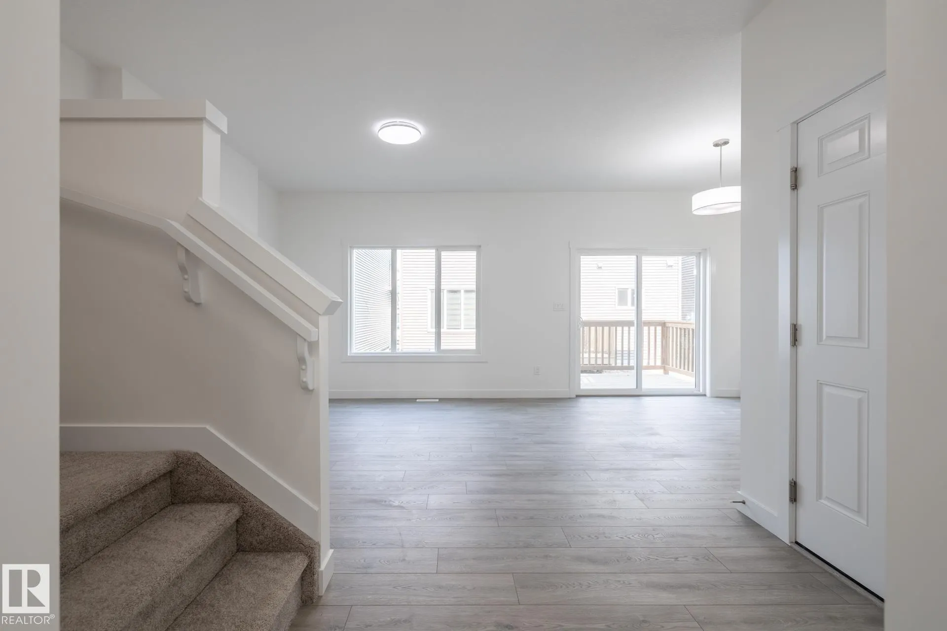 4709 HAWTHORN Lane