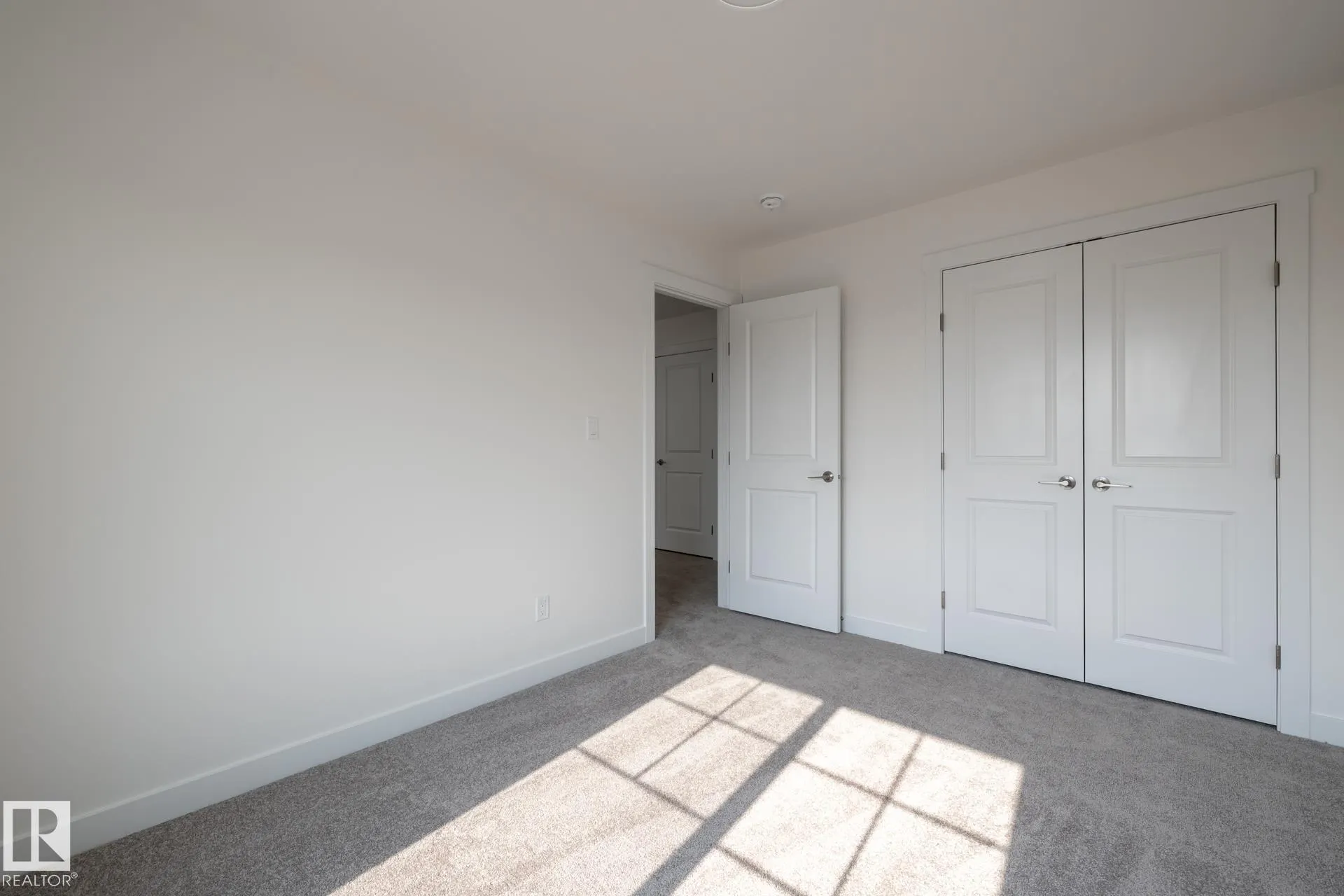 4709 HAWTHORN Lane