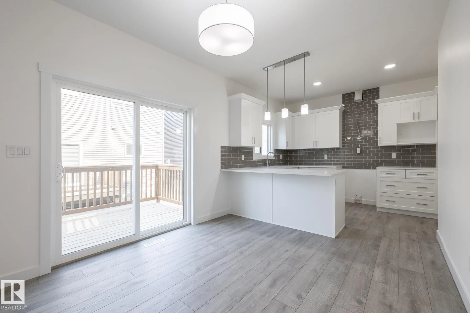 4709 HAWTHORN Lane