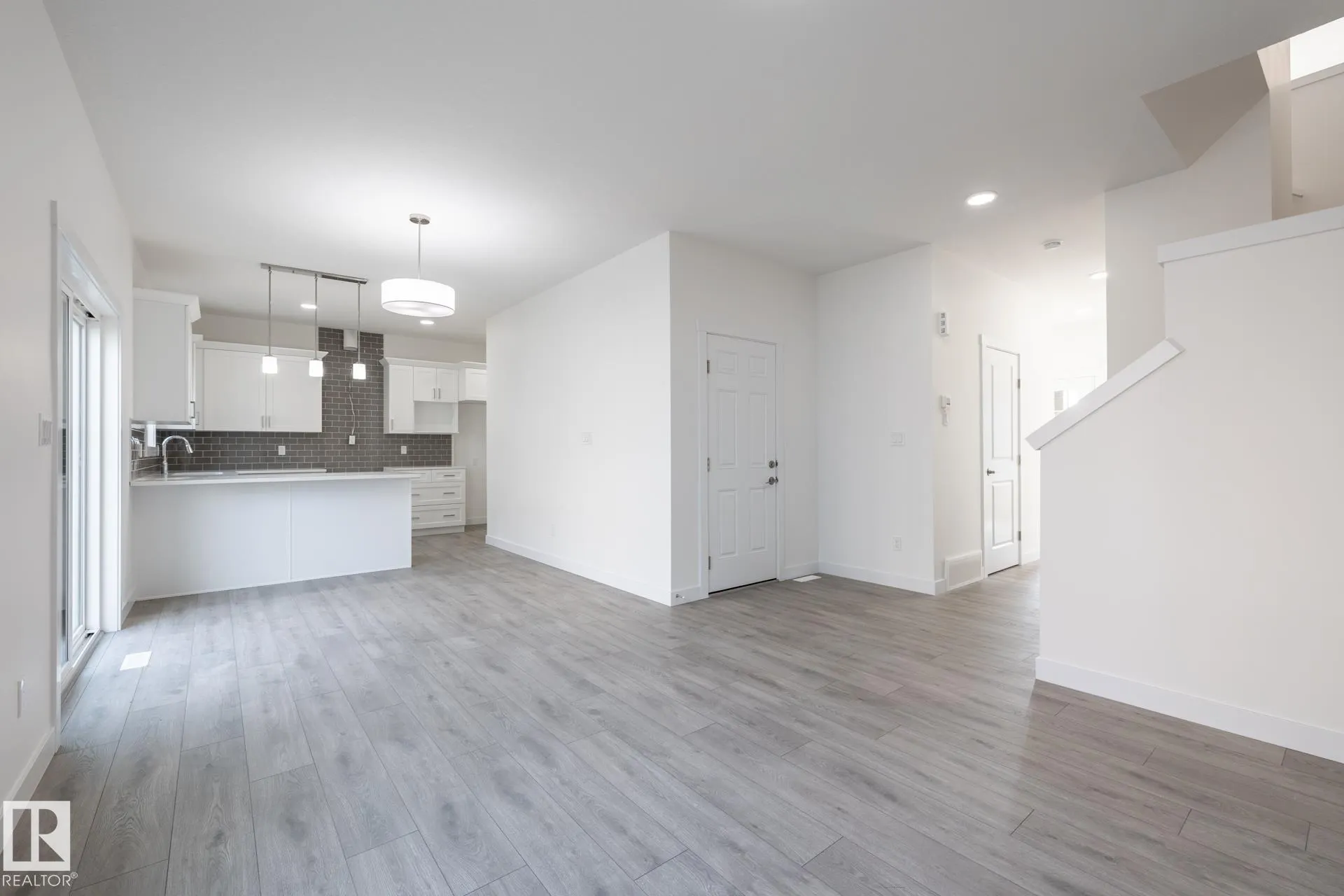 4709 HAWTHORN Lane