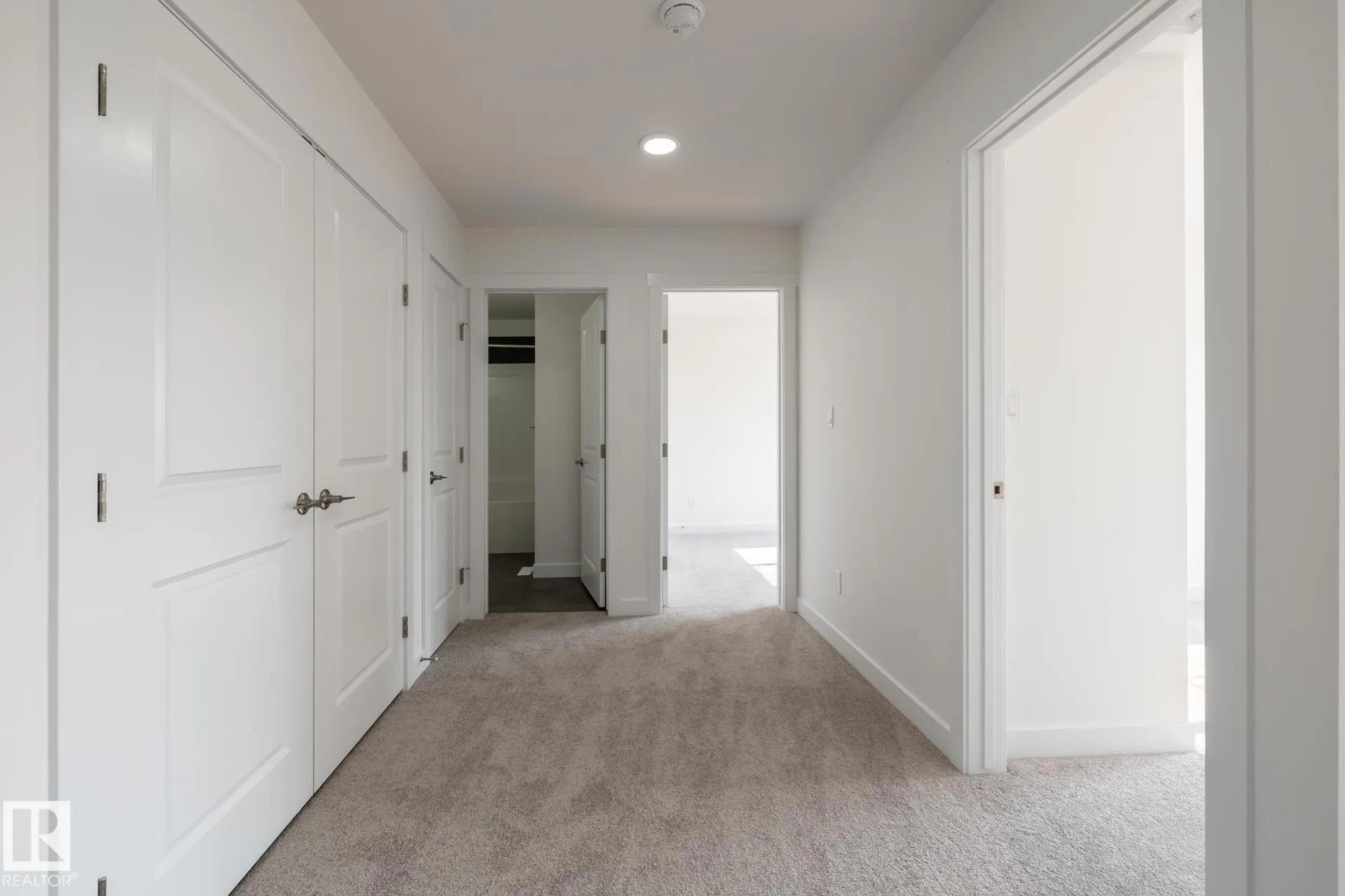 4709 HAWTHORN Lane
