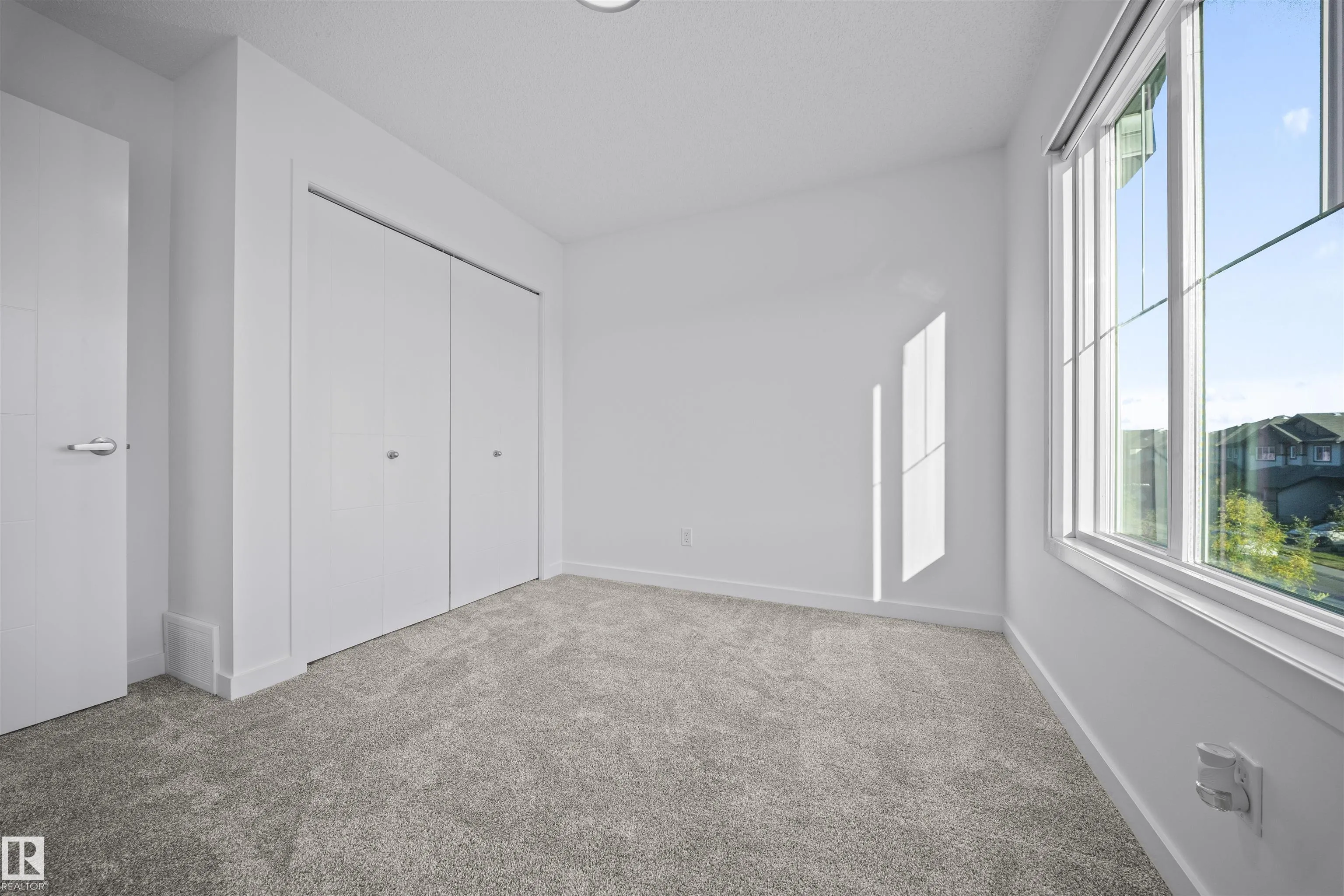 1512 26 Avenue