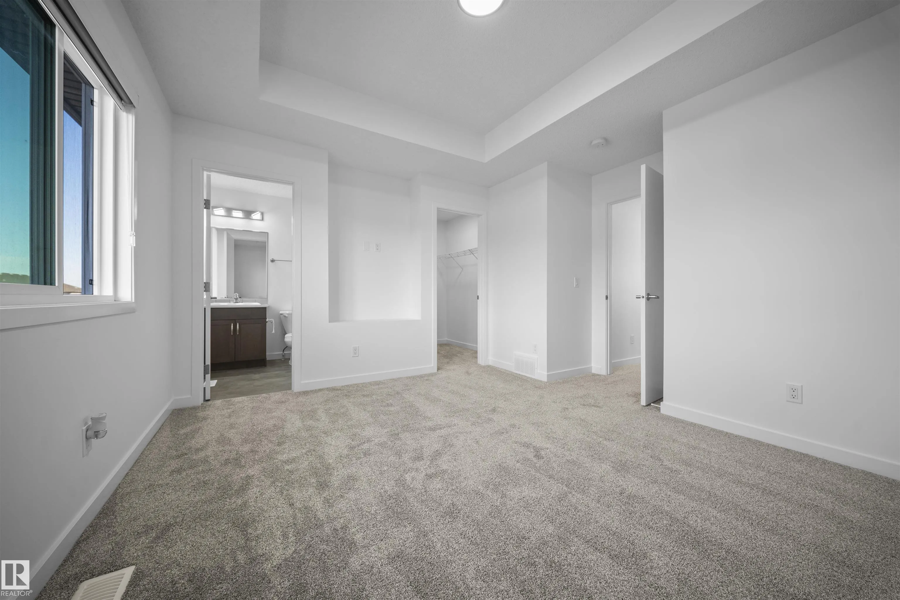 1512 26 Avenue