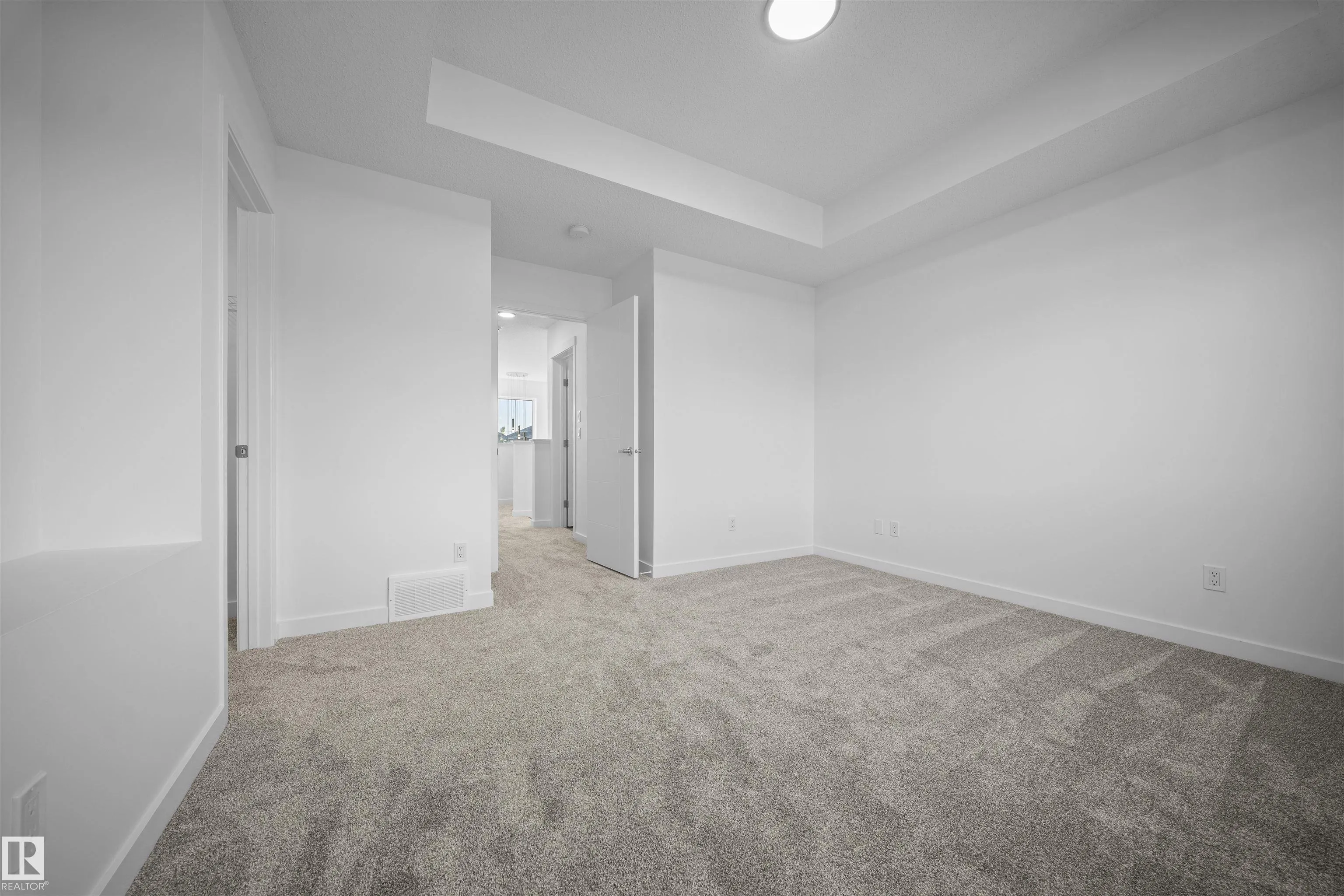 1512 26 Avenue