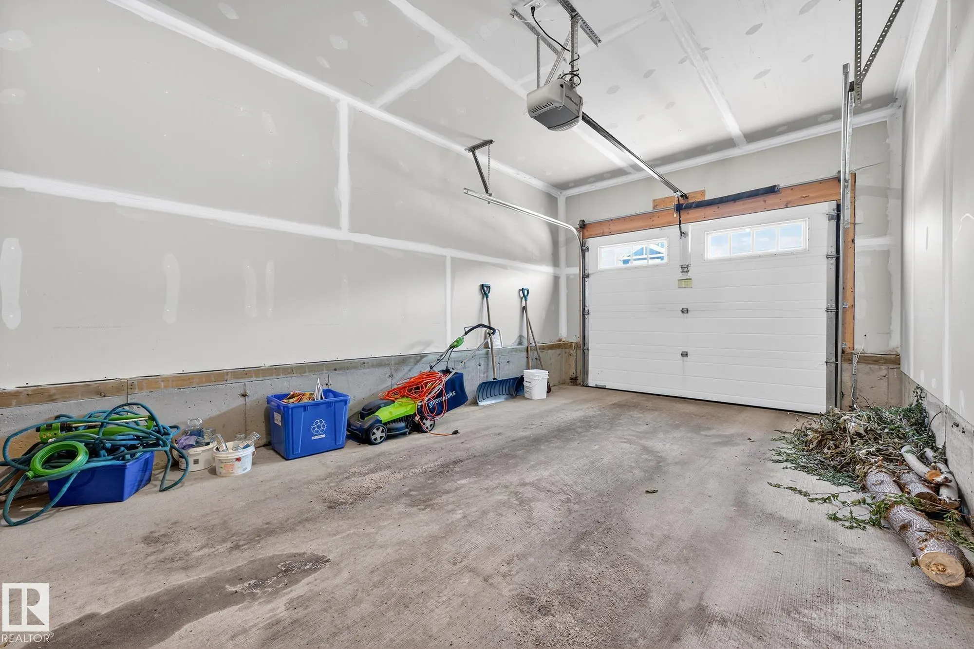 3820 WEIDLE Crescent