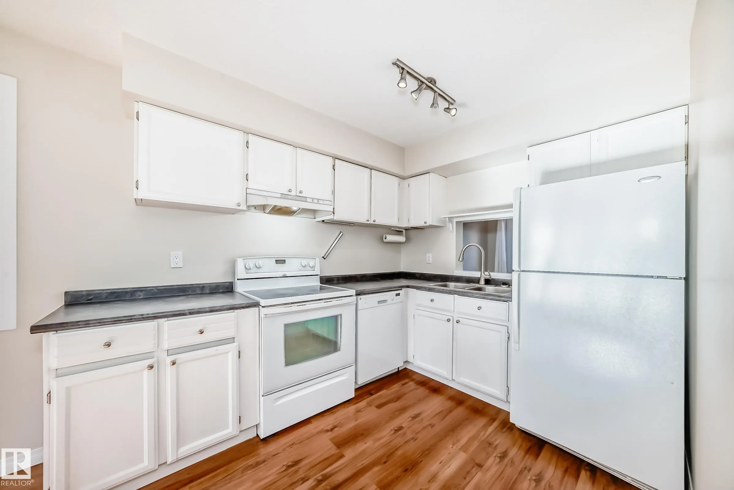 307 GRANDIN Village