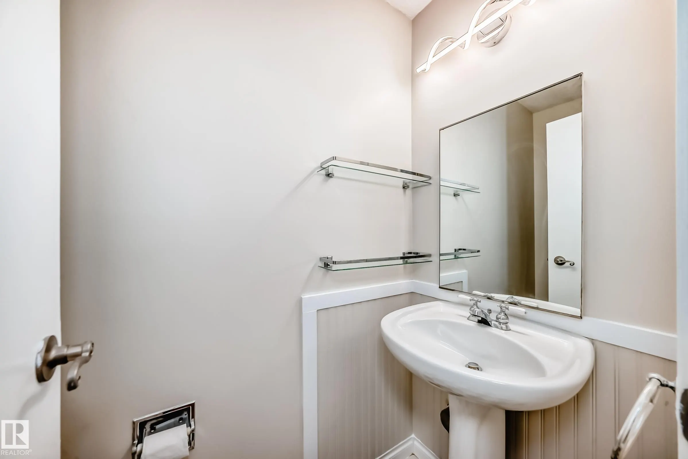 307 GRANDIN Village