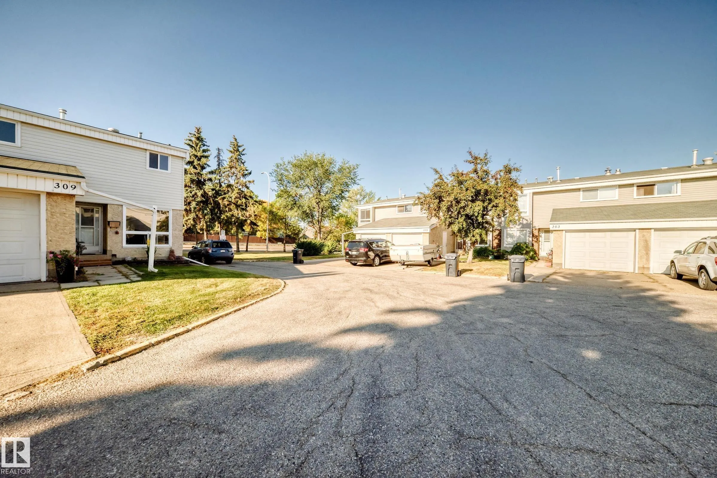 307 GRANDIN Village