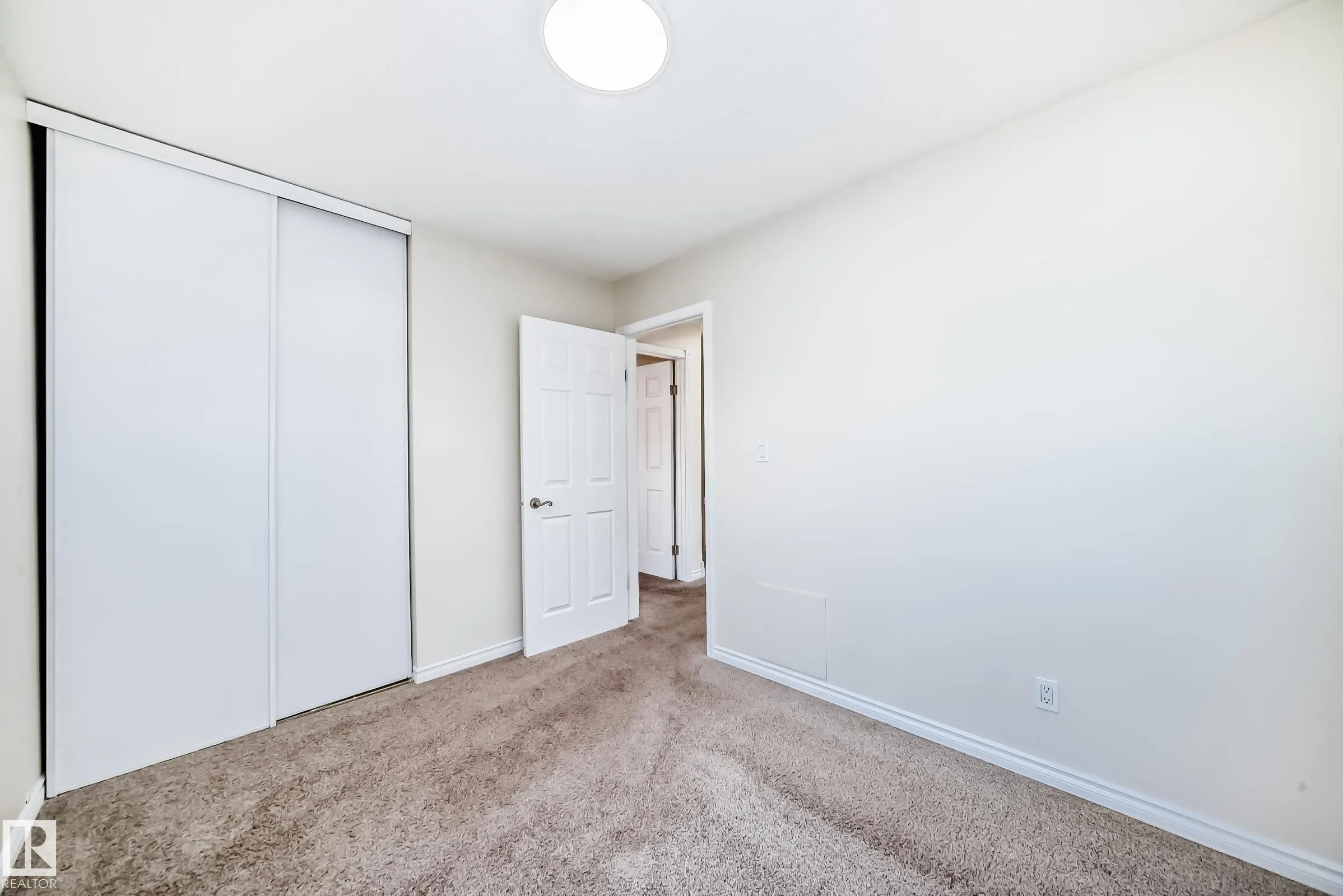 307 GRANDIN Village