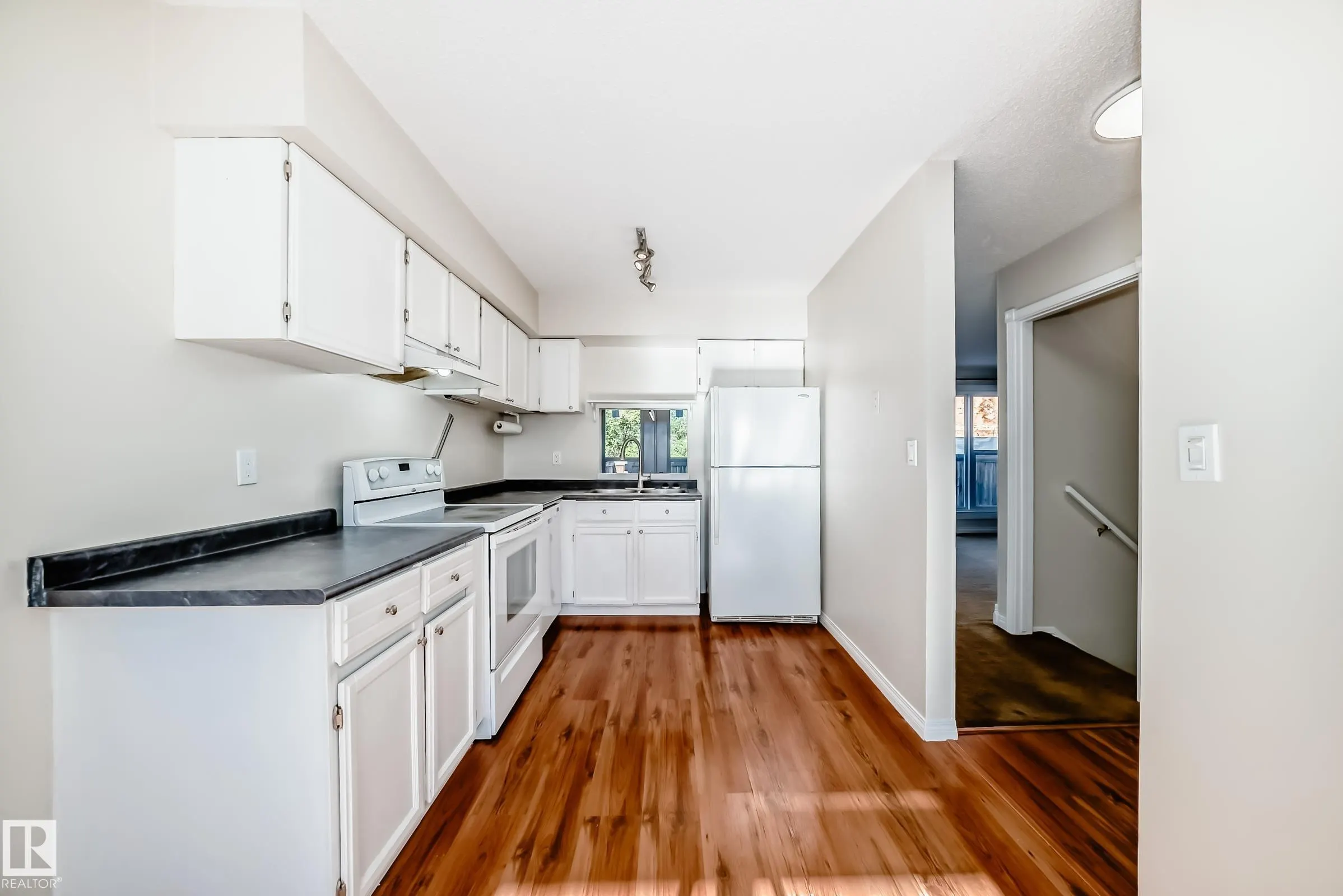 307 GRANDIN Village