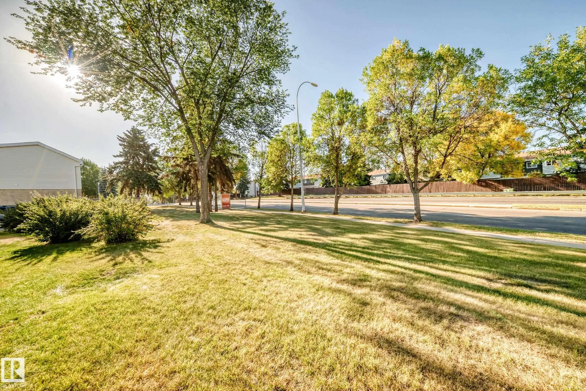 307 GRANDIN Village