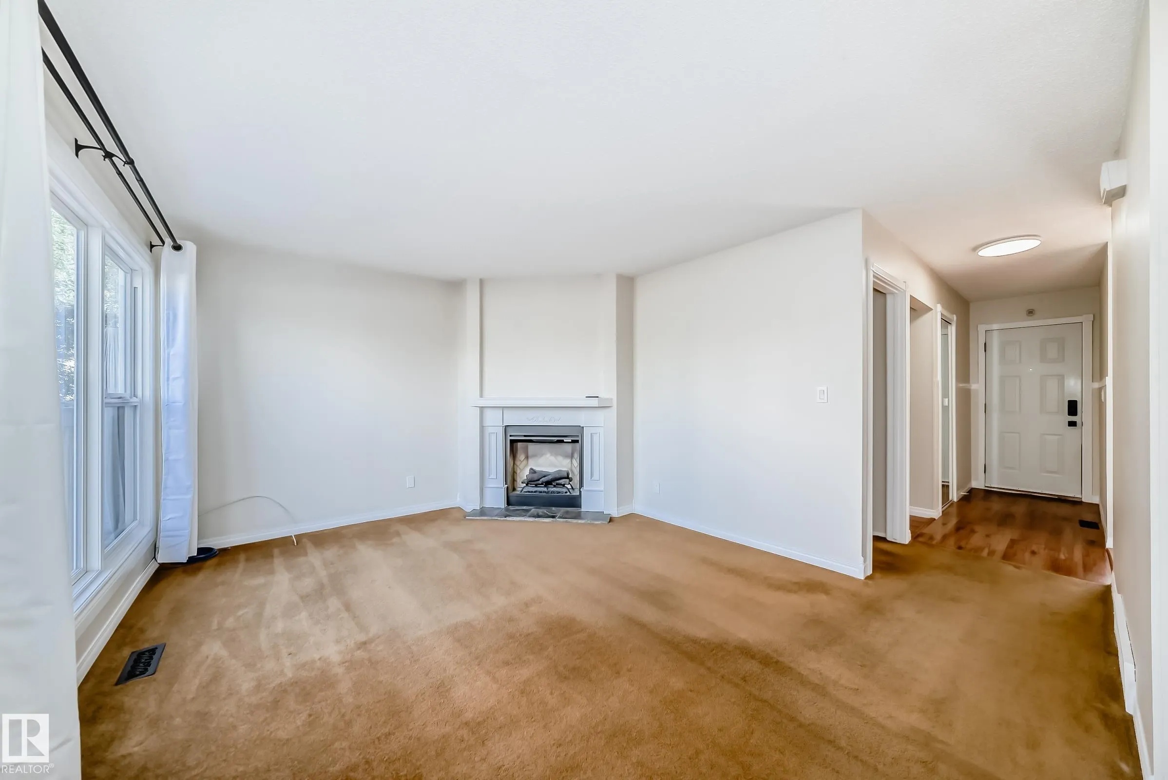 307 GRANDIN Village