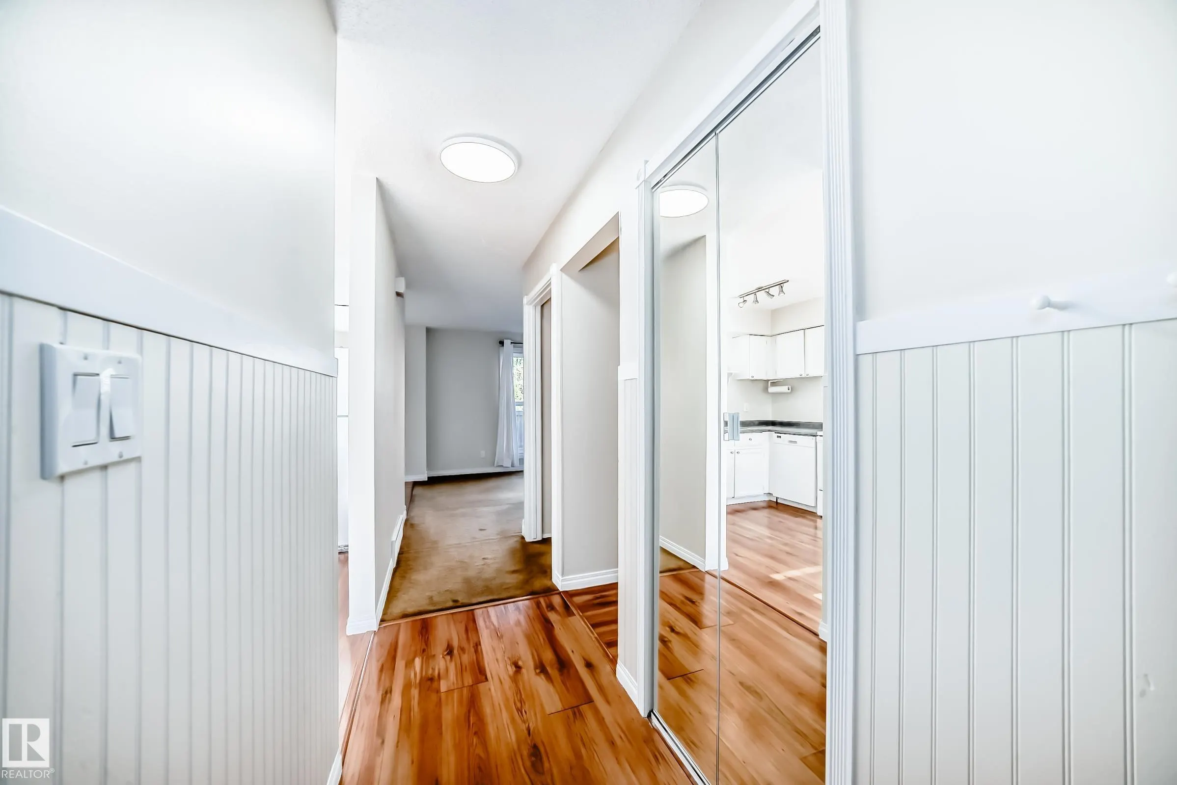 307 GRANDIN Village