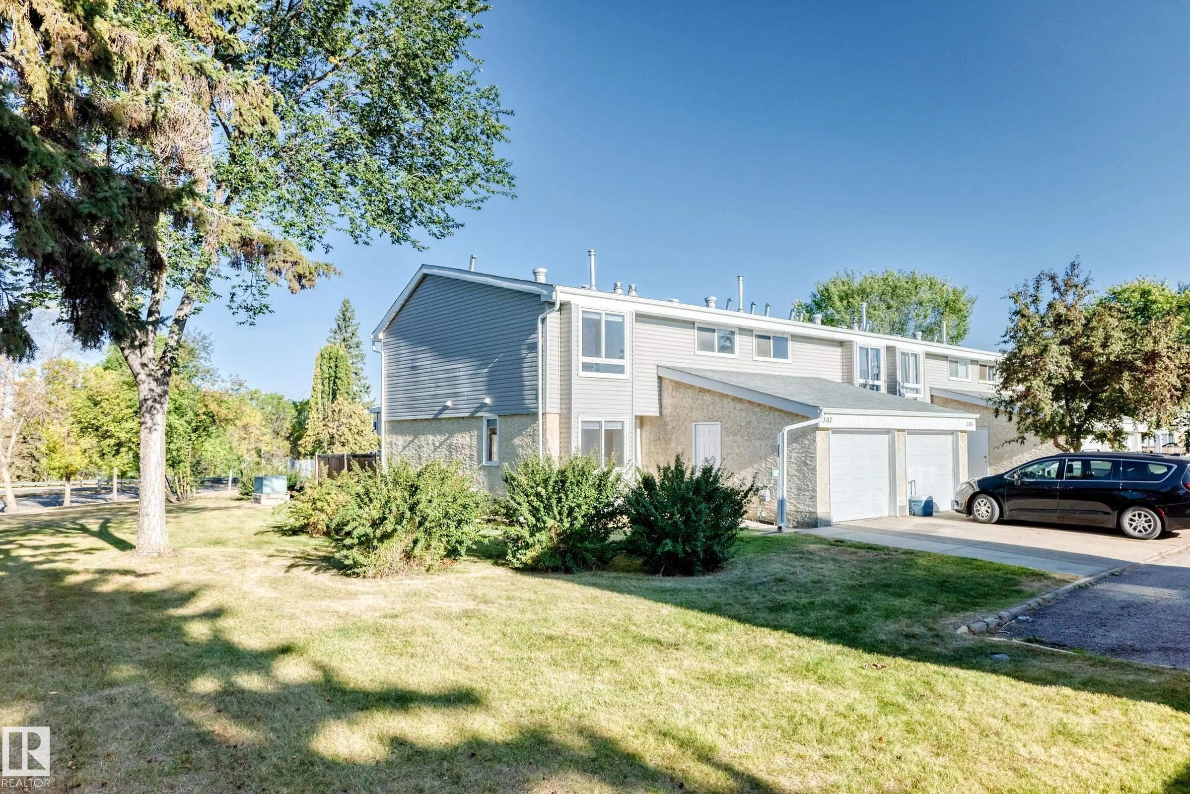 307 GRANDIN Village
