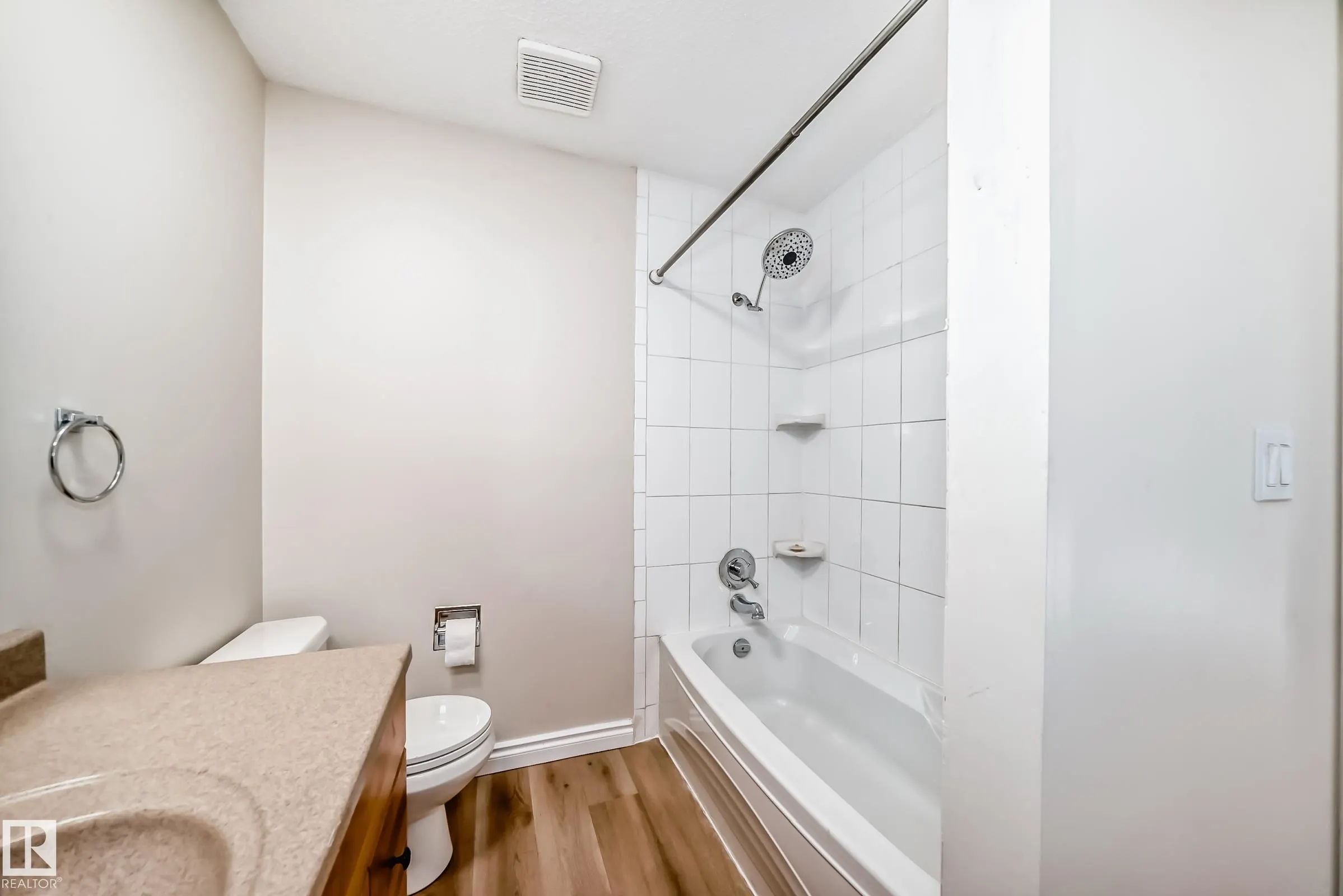 307 GRANDIN Village