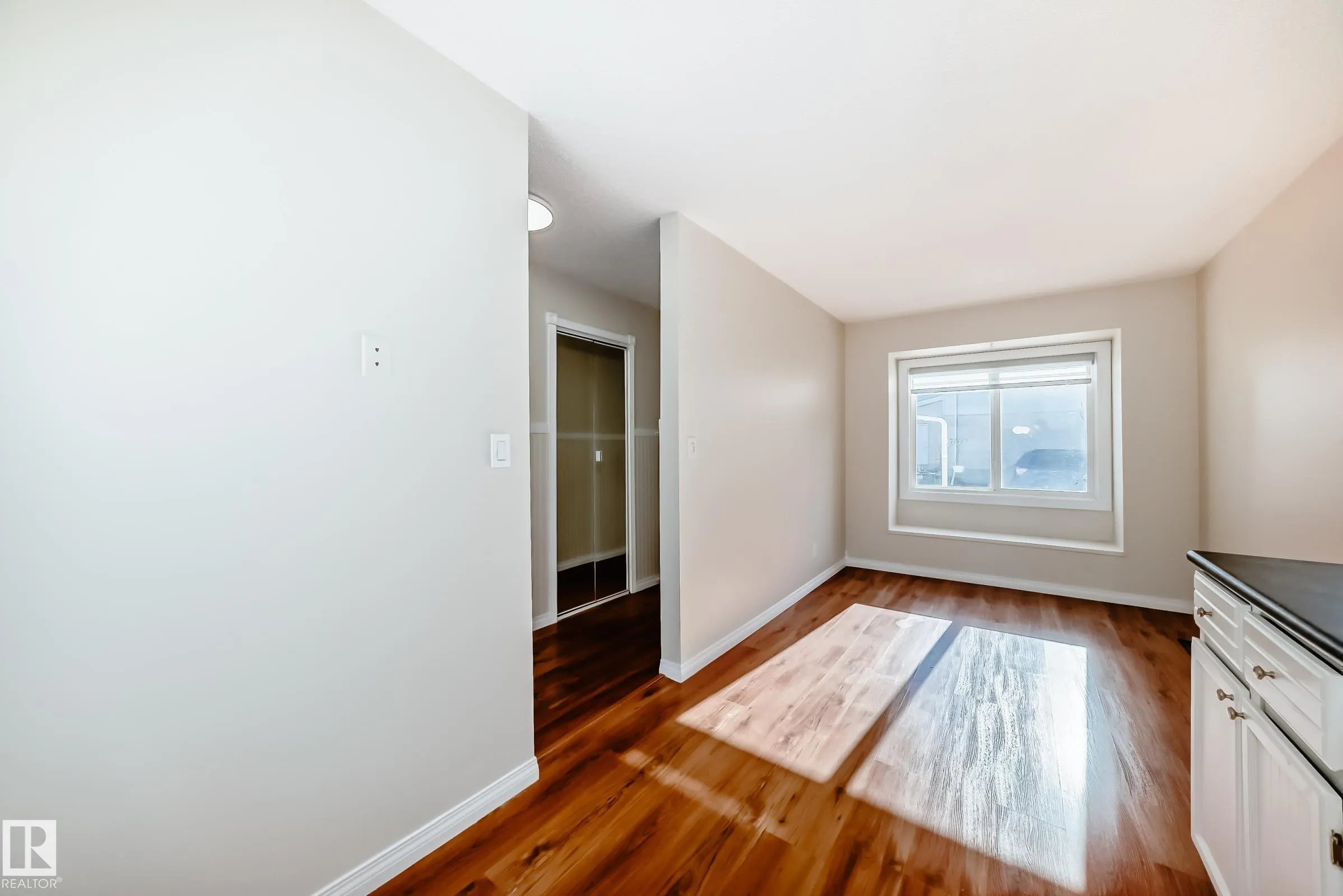 307 GRANDIN Village