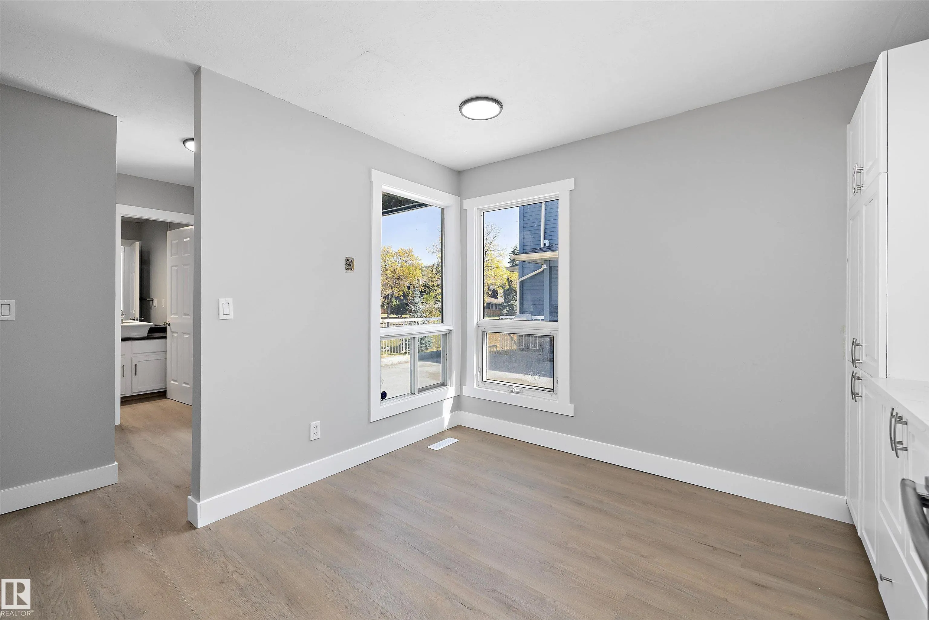1511 LAKESIDE Green