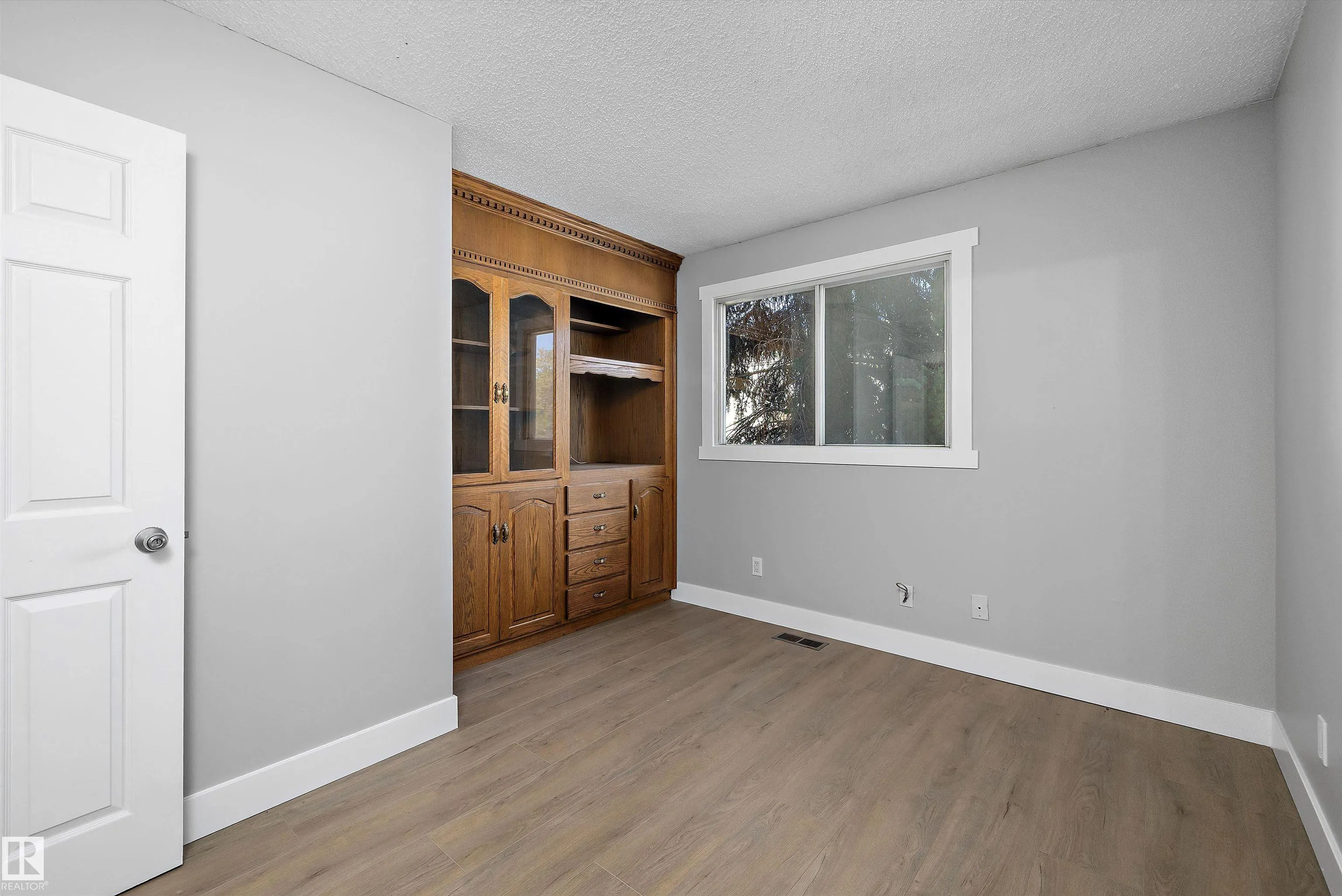 1511 LAKESIDE Green