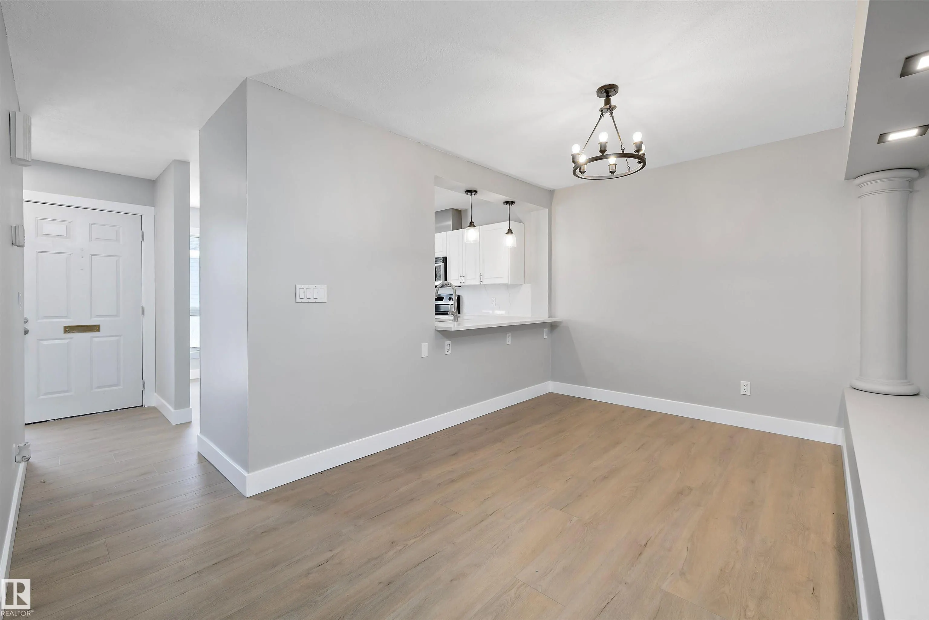 1511 LAKESIDE Green